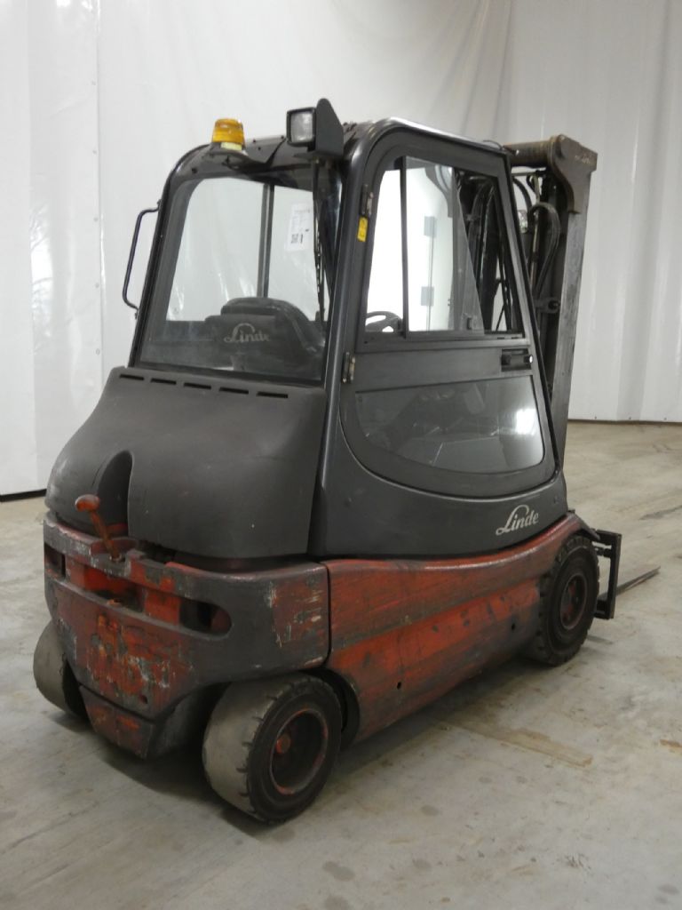 LINDE E25 Electric 4-wheel forklift www.blackforxx.com