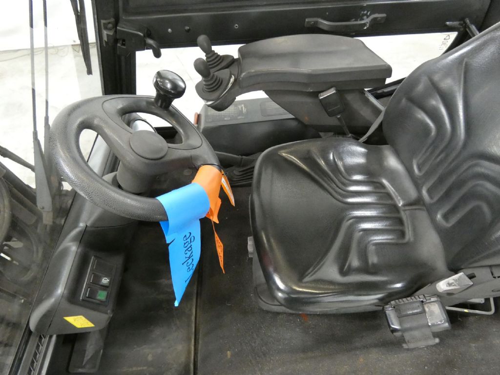 LINDE E25 Electric 4-wheel forklift www.blackforxx.com