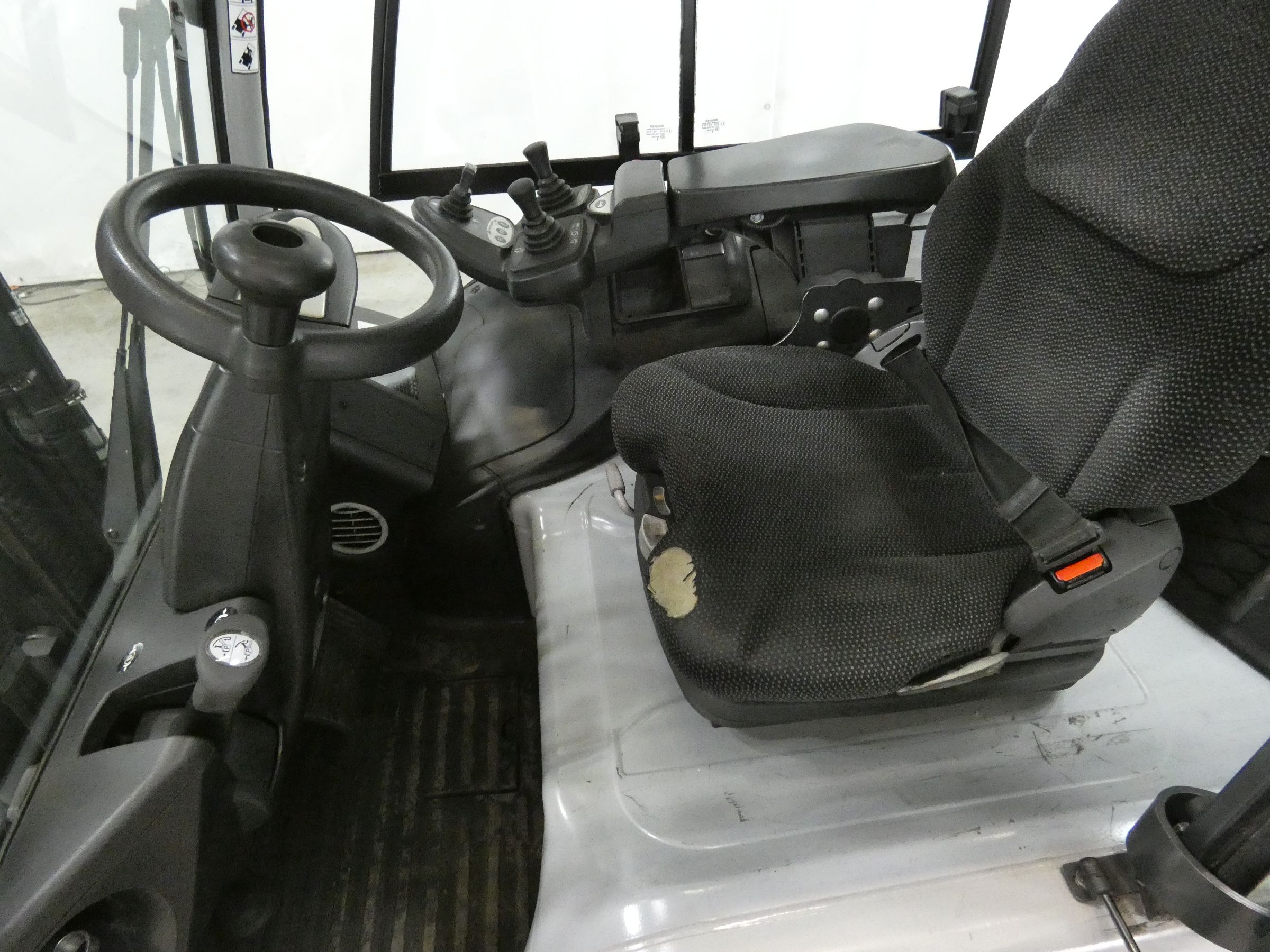 Still RX60-30 Elektro 4 Rad-Stapler www.blackforxx.com