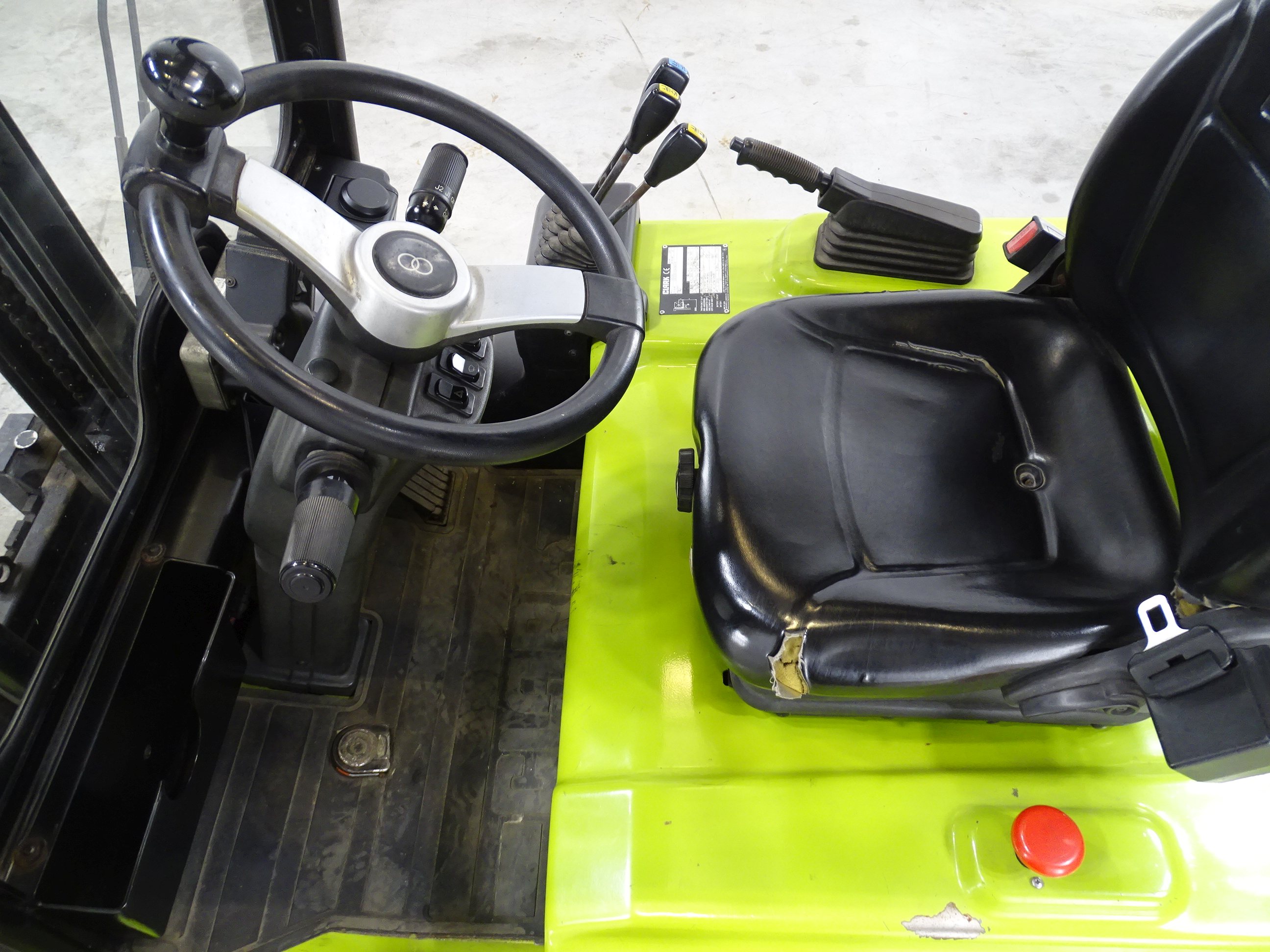 Clark GEX30 Empilhador el�trico de quatro rodas www.blackforxx.com