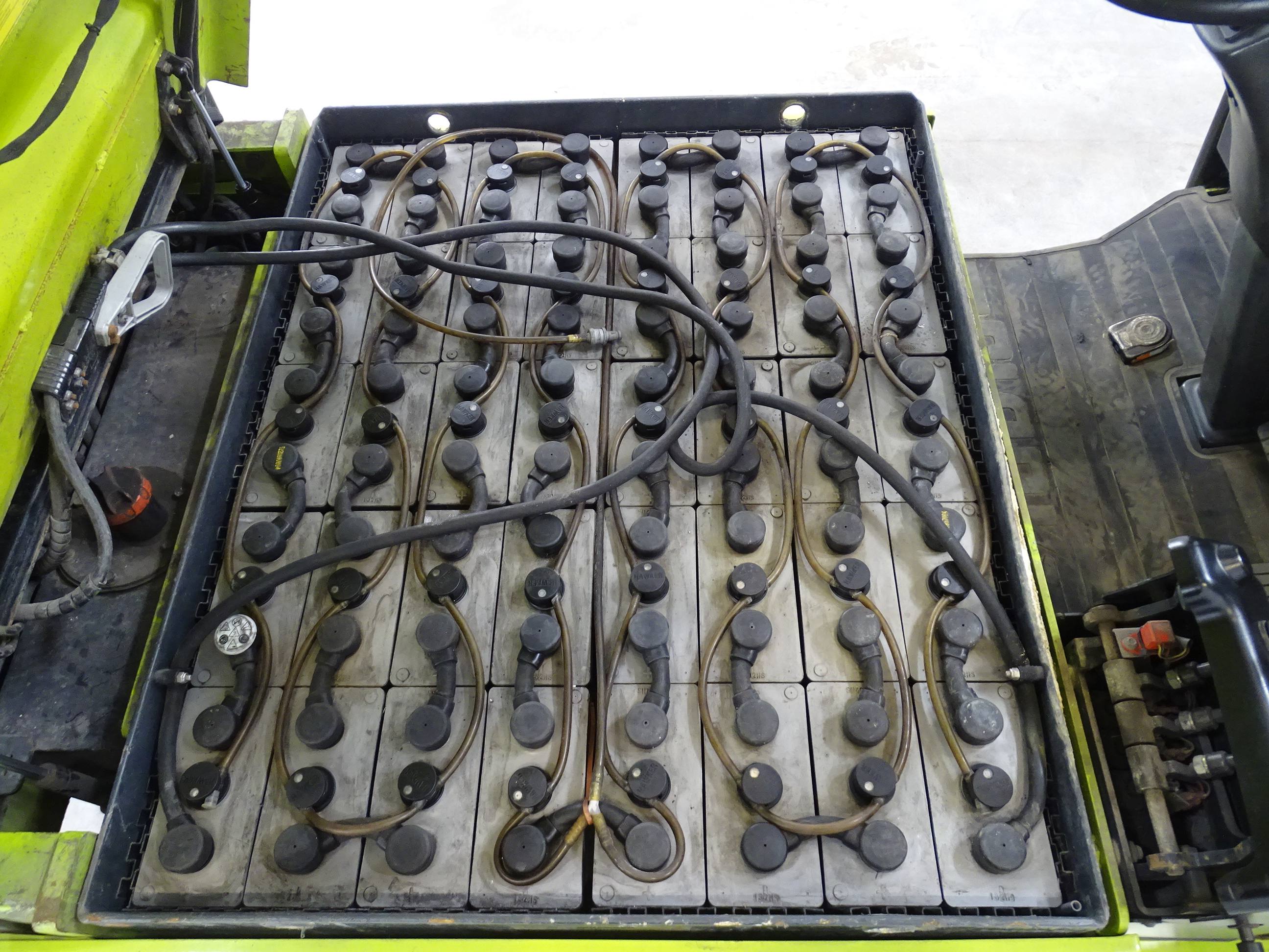 Clark GEX30 Empilhador el�trico de quatro rodas www.blackforxx.com