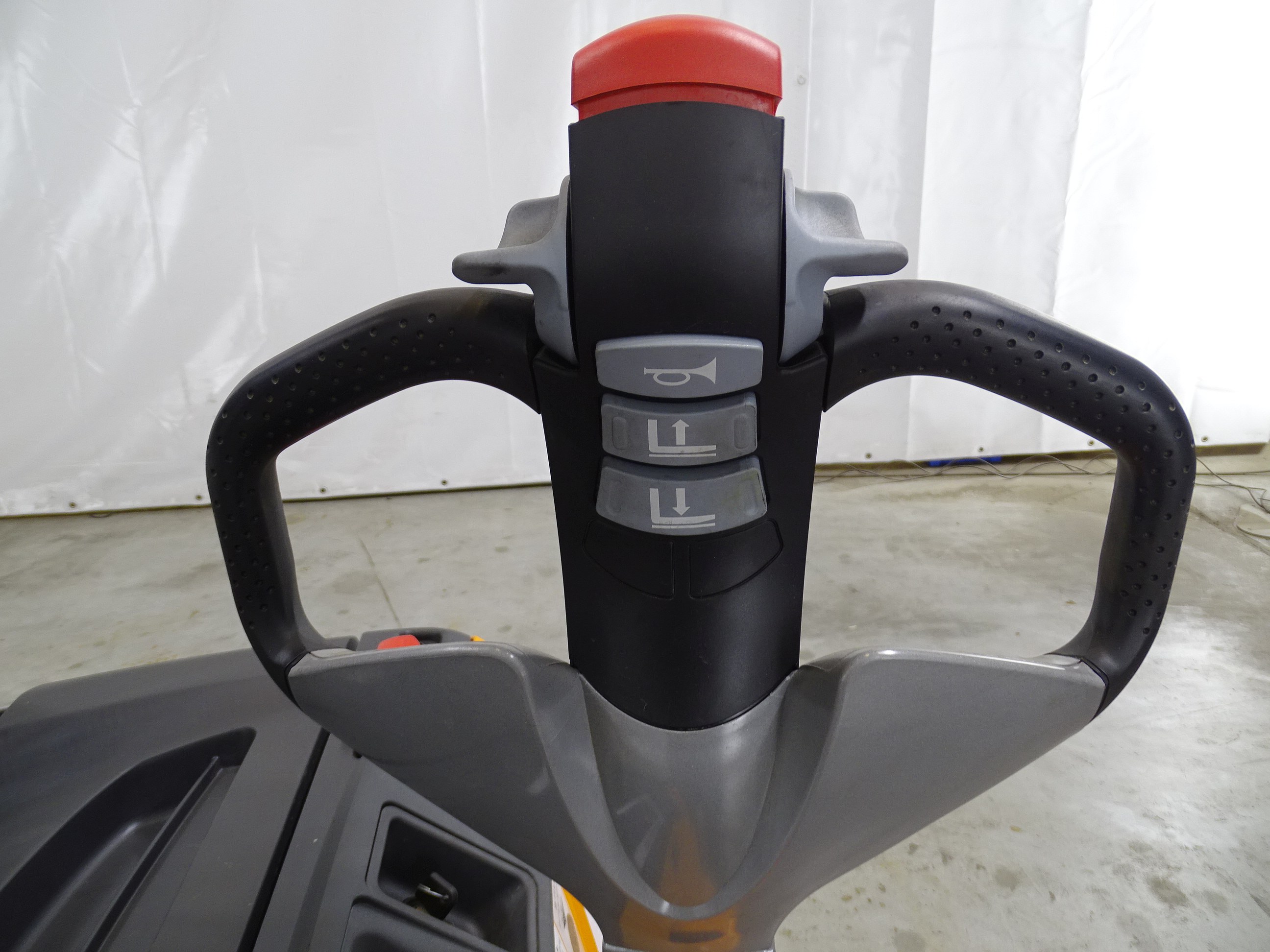 STILL EXV14/BATT.NEU Apilador el�ctrico www.blackforxx.com