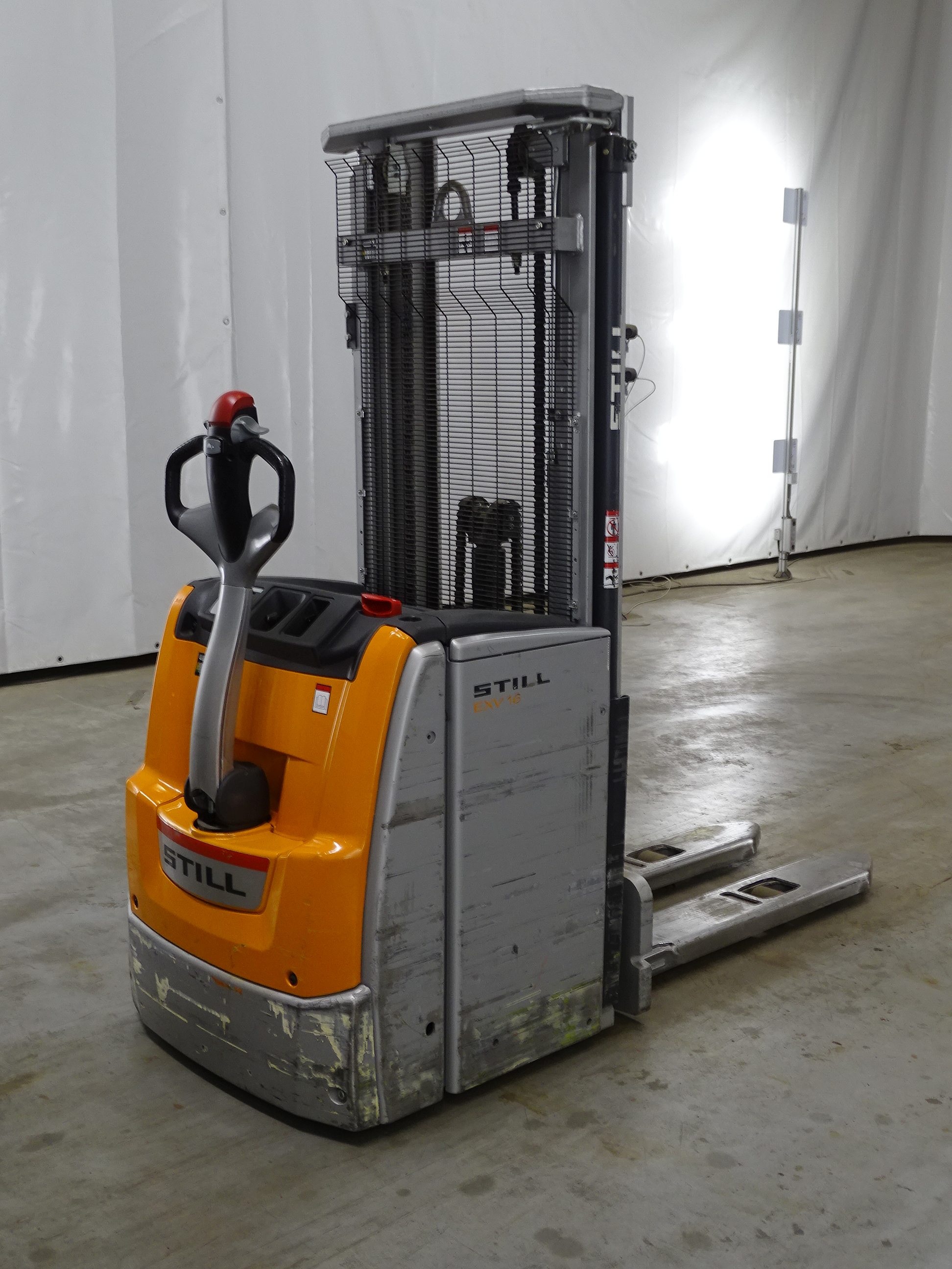 Still EXV16 Apilador el�ctrico www.blackforxx.com