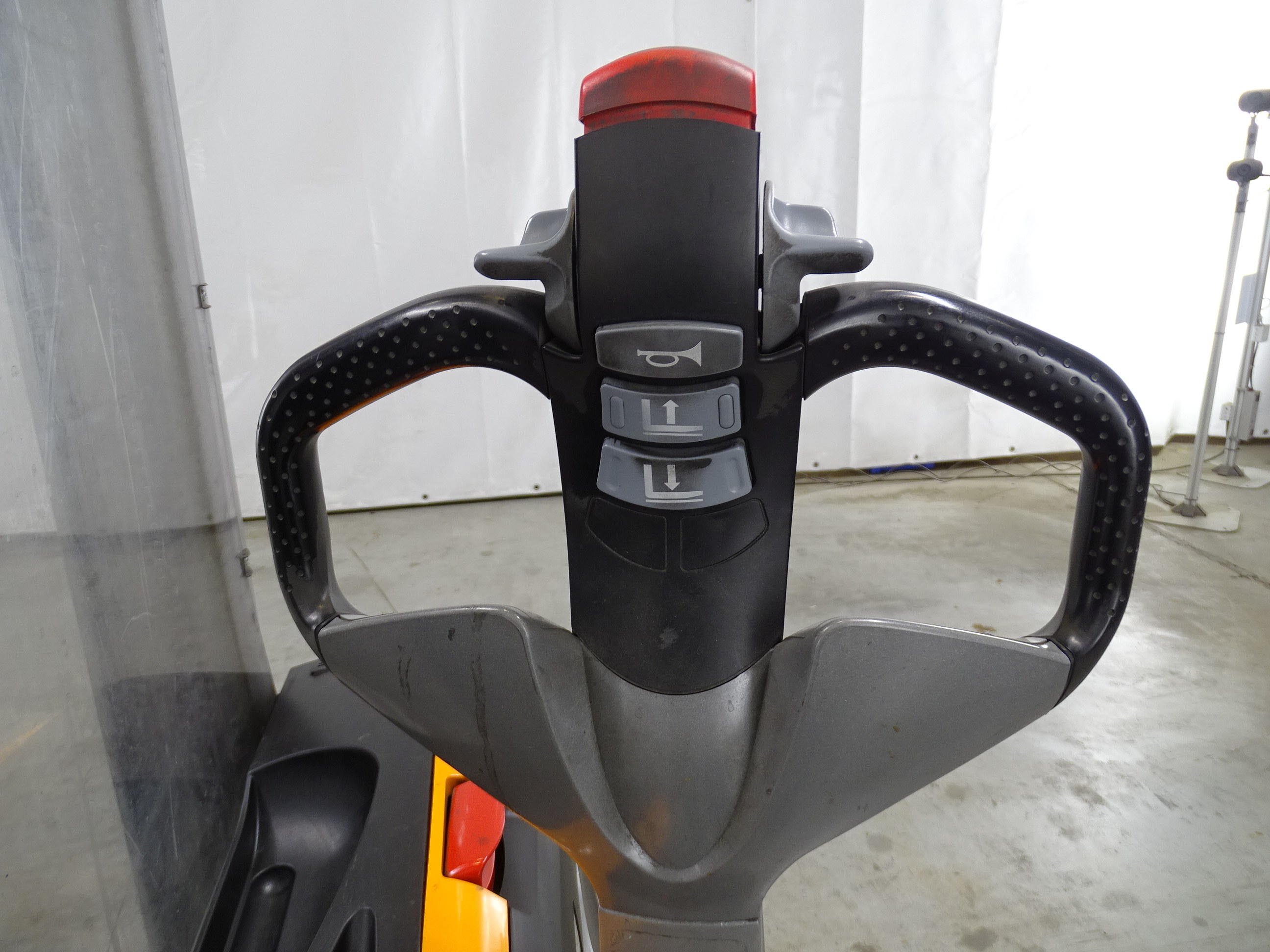 Still EXV12 Porta-paletes de alta eleva��o www.blackforxx.com