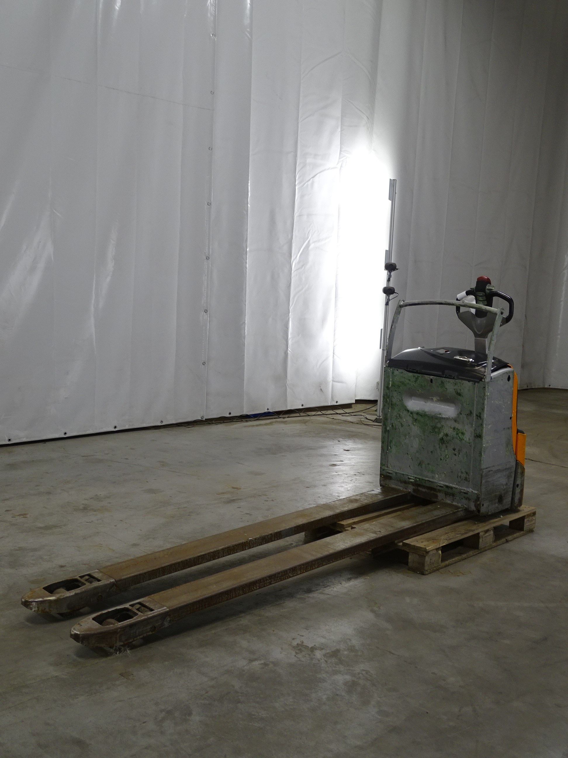 Still EXU20/2400MM Electric Pallet Truck www.blackforxx.com