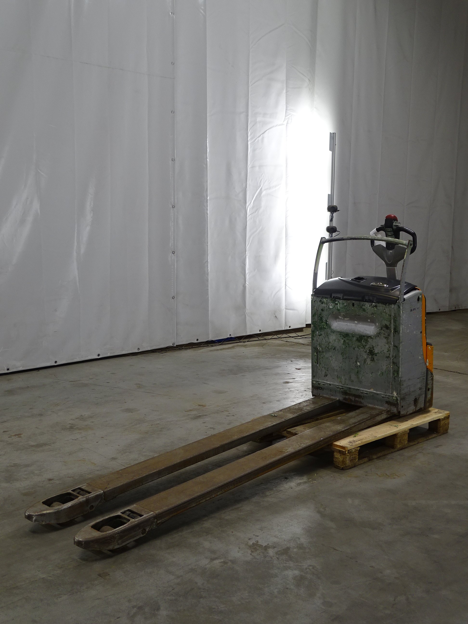 Still EXU20/2400MM Electric Pallet Truck www.blackforxx.com