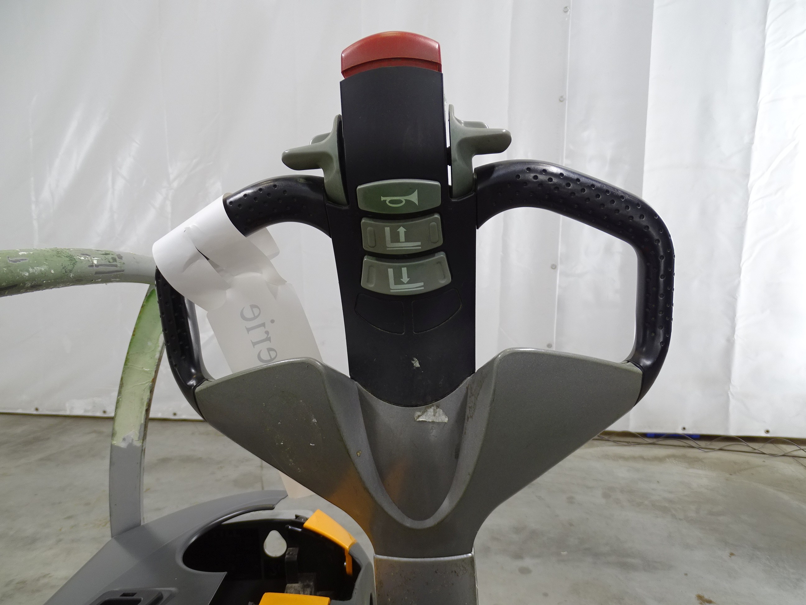 Still EXU20/2400MM Electric Pallet Truck www.blackforxx.com