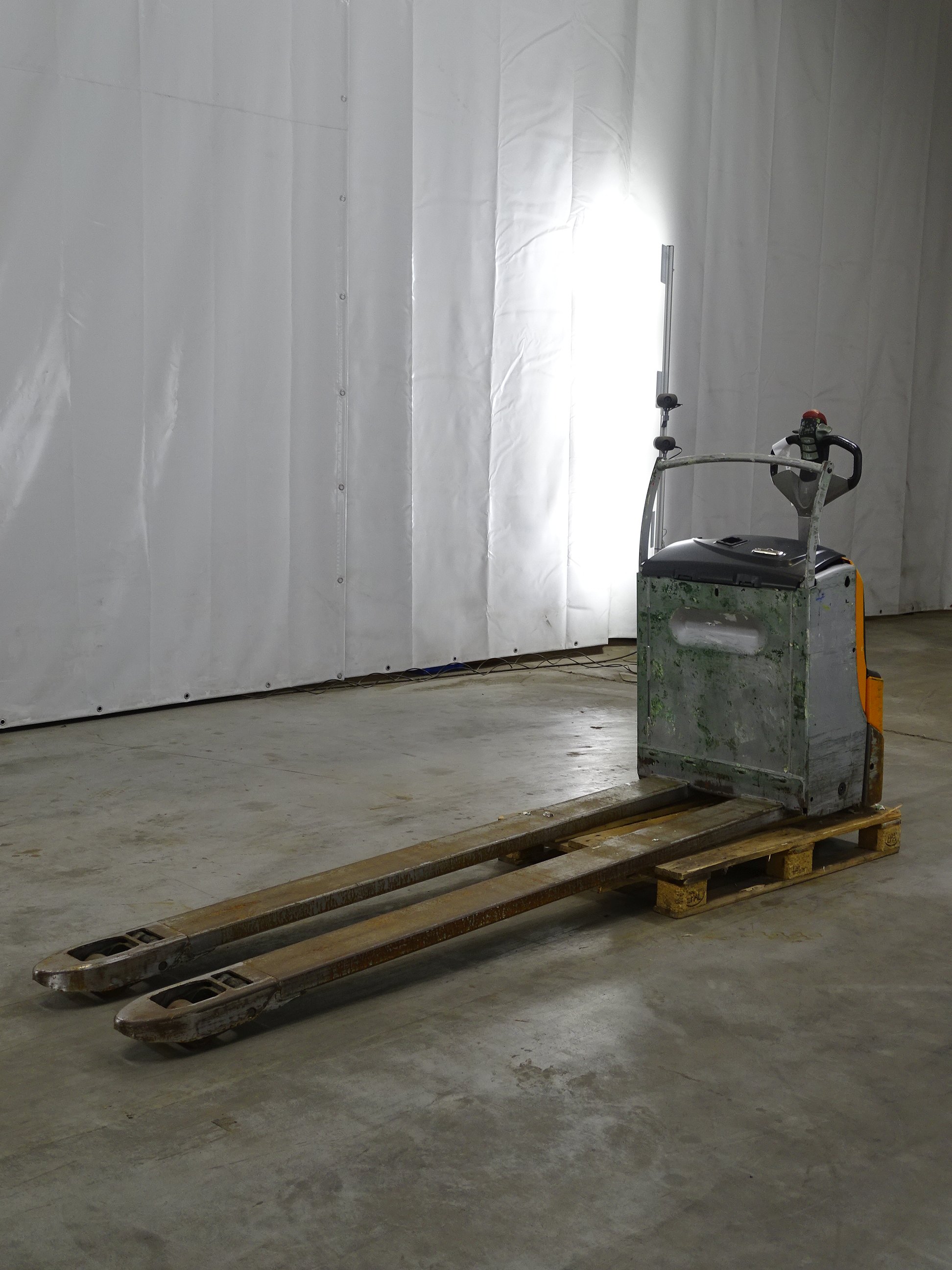 Still EXU20/2400MM Electric Pallet Truck www.blackforxx.com