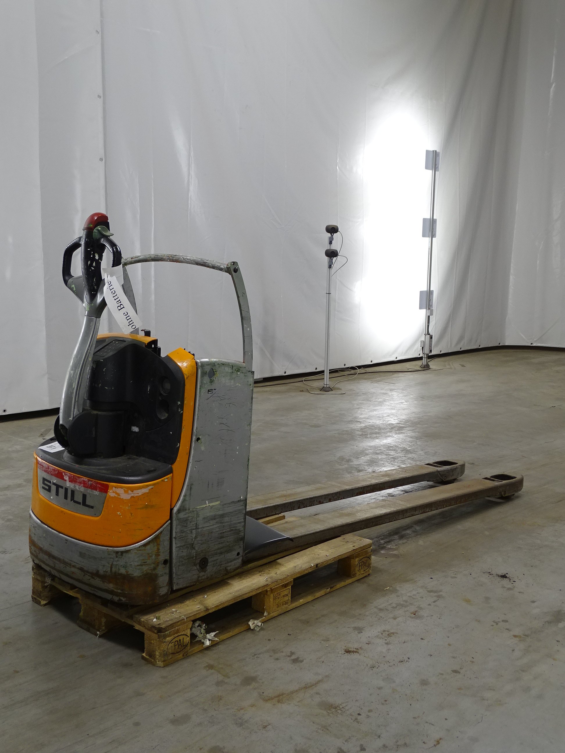 Still EXU20/2400MM Porta Paletes el�tricos www.blackforxx.com