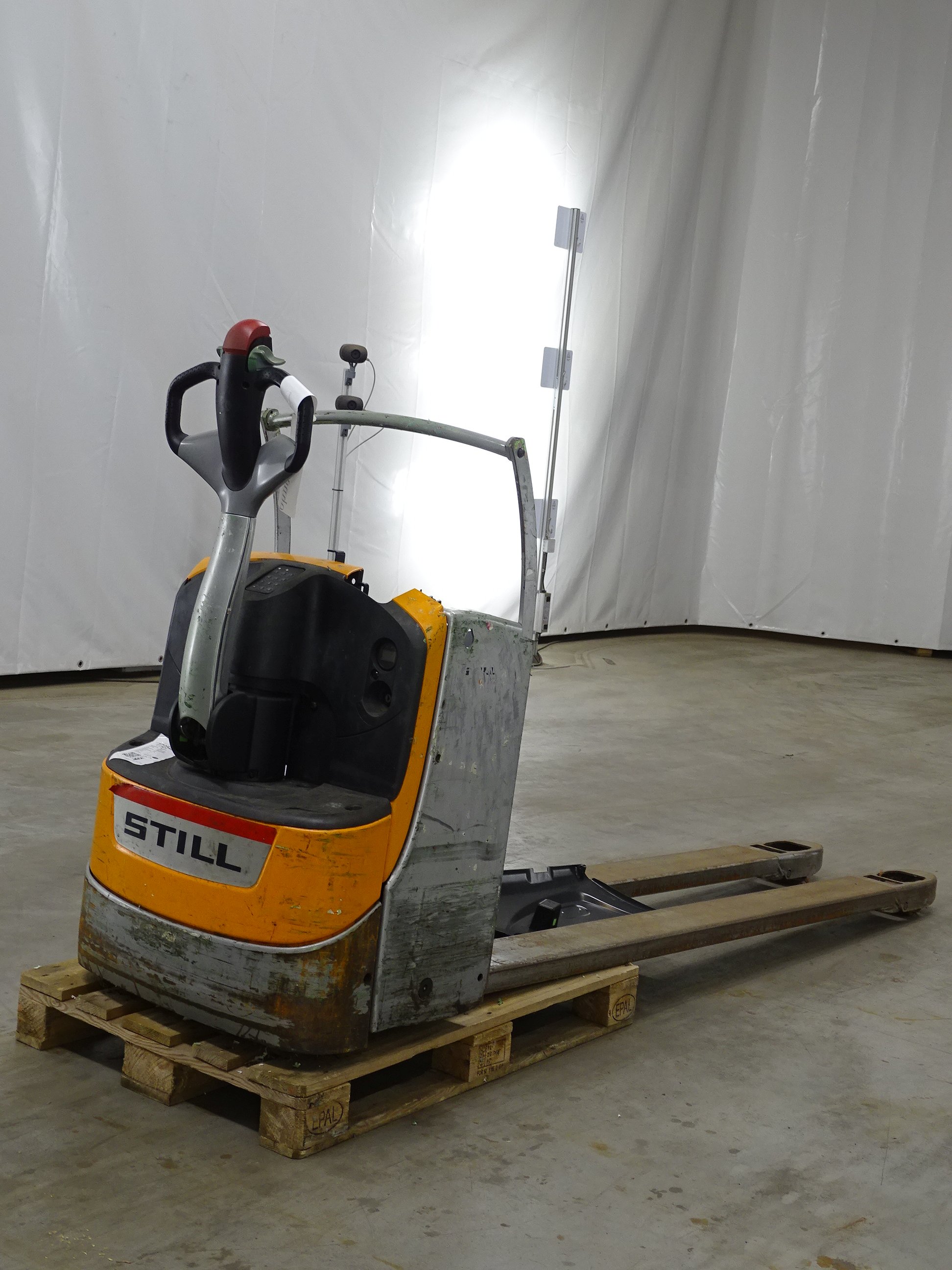 Still EXU20/2400MM Electric Pallet Truck www.blackforxx.com