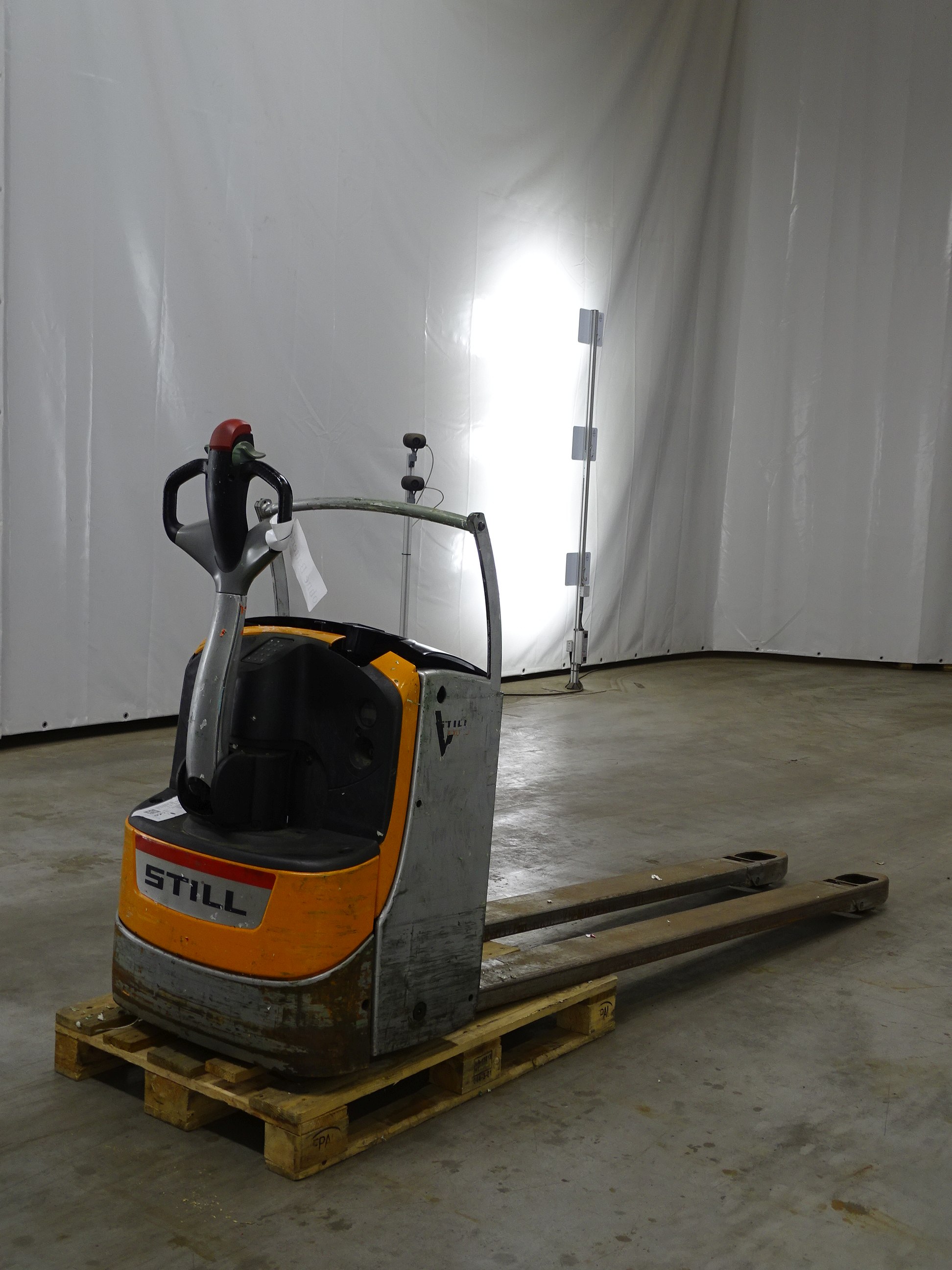 Still EXU20/2400MM Electric Pallet Truck www.blackforxx.com