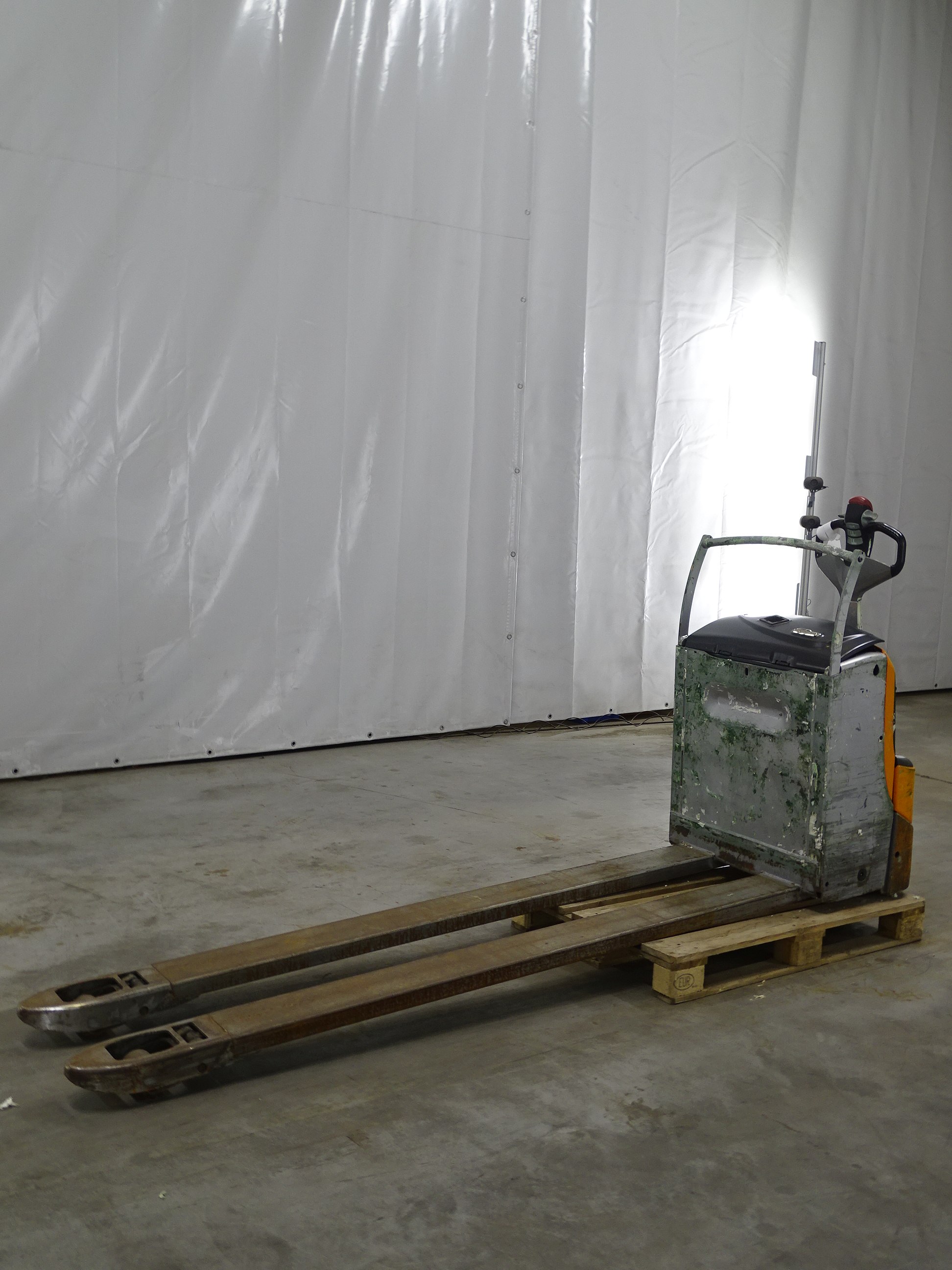 Still EXU20/2400MM Electric Pallet Truck www.blackforxx.com
