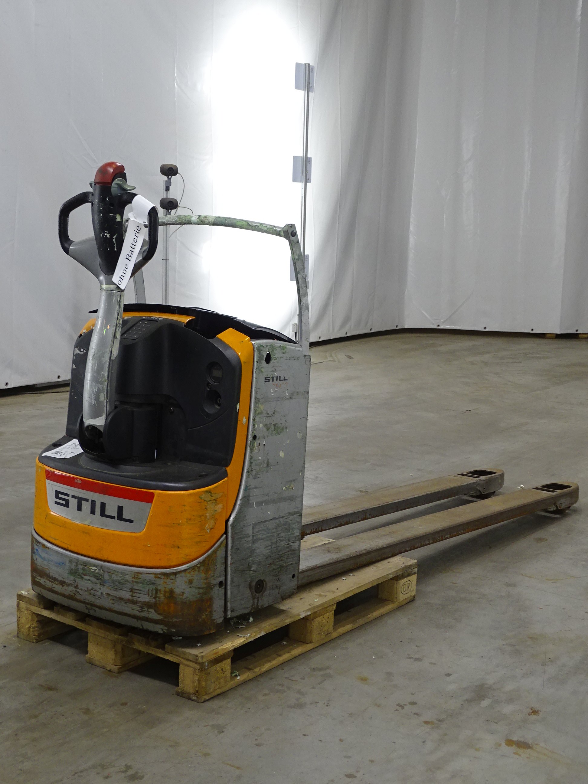 Still EXU20/2400MM Electric Pallet Truck www.blackforxx.com