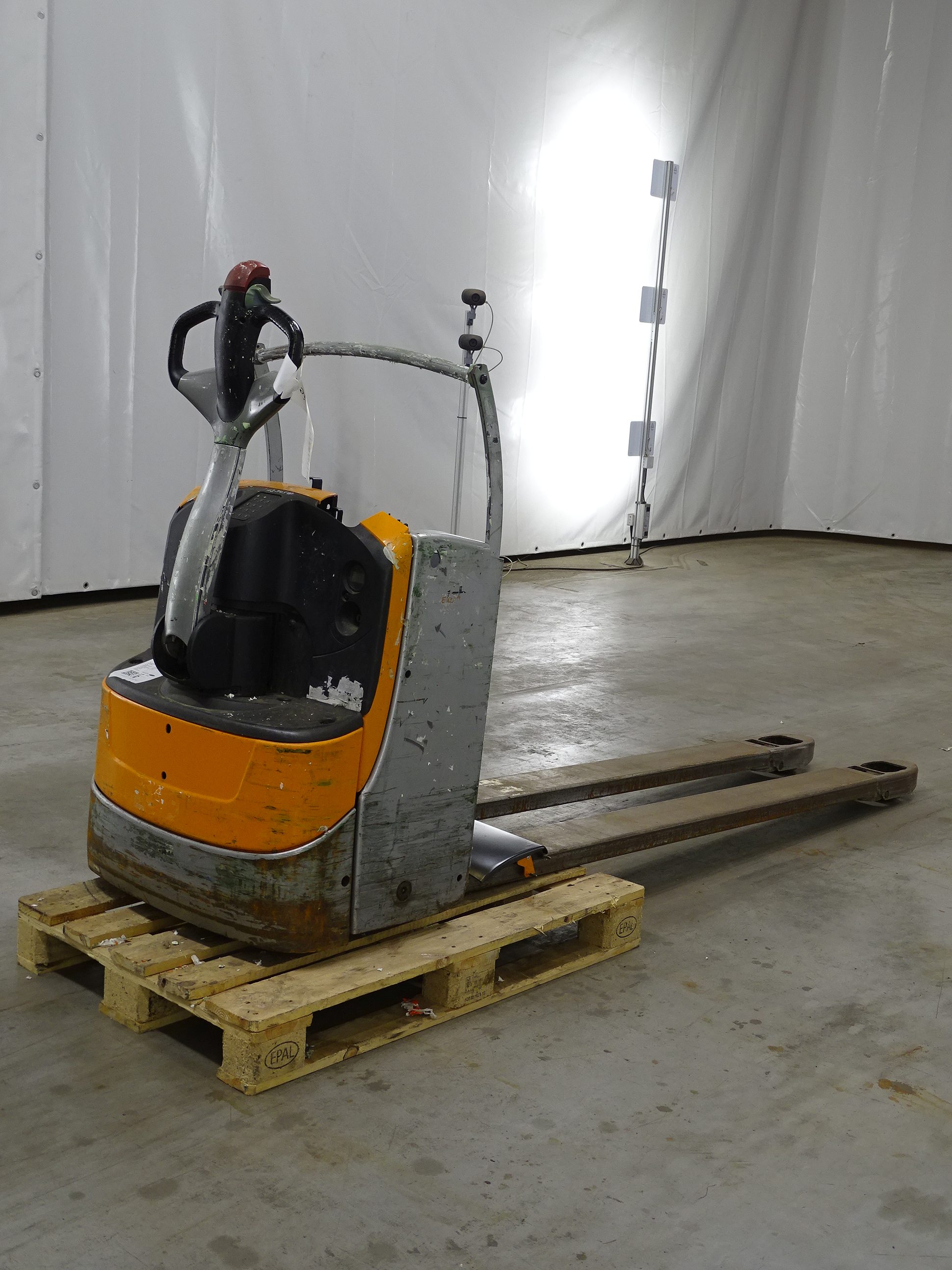 Still EXU20/2400MM Electric Pallet Truck www.blackforxx.com