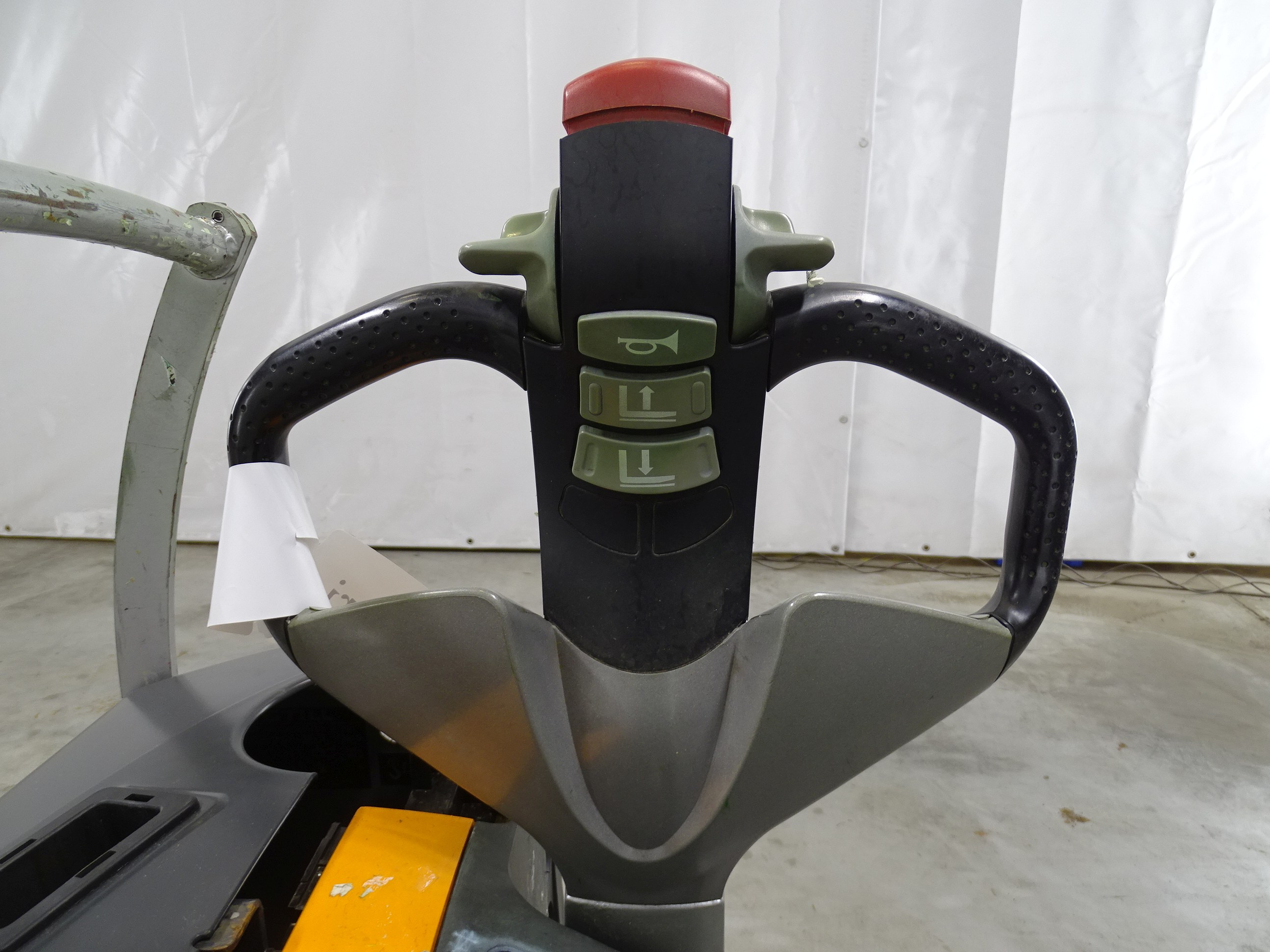 Still EXU20/2400MM Porta Paletes el�tricos www.blackforxx.com