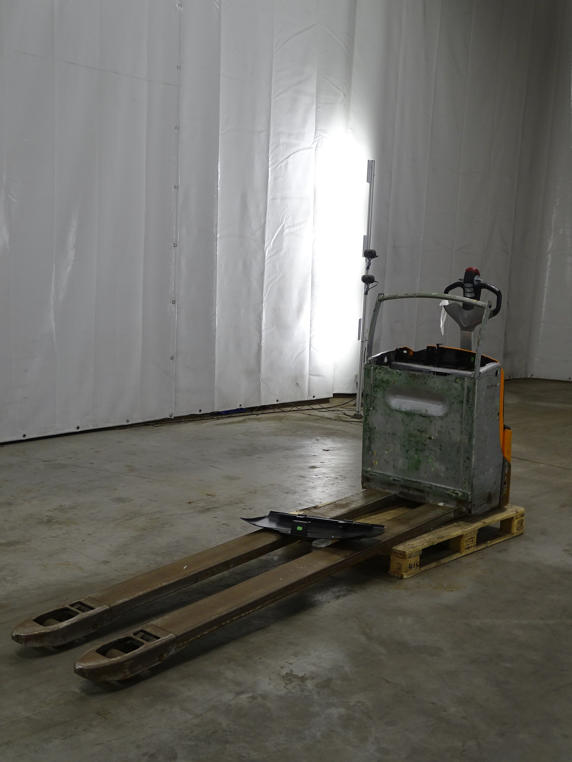 Still EXU20/2400MM Electric Pallet Truck www.blackforxx.com