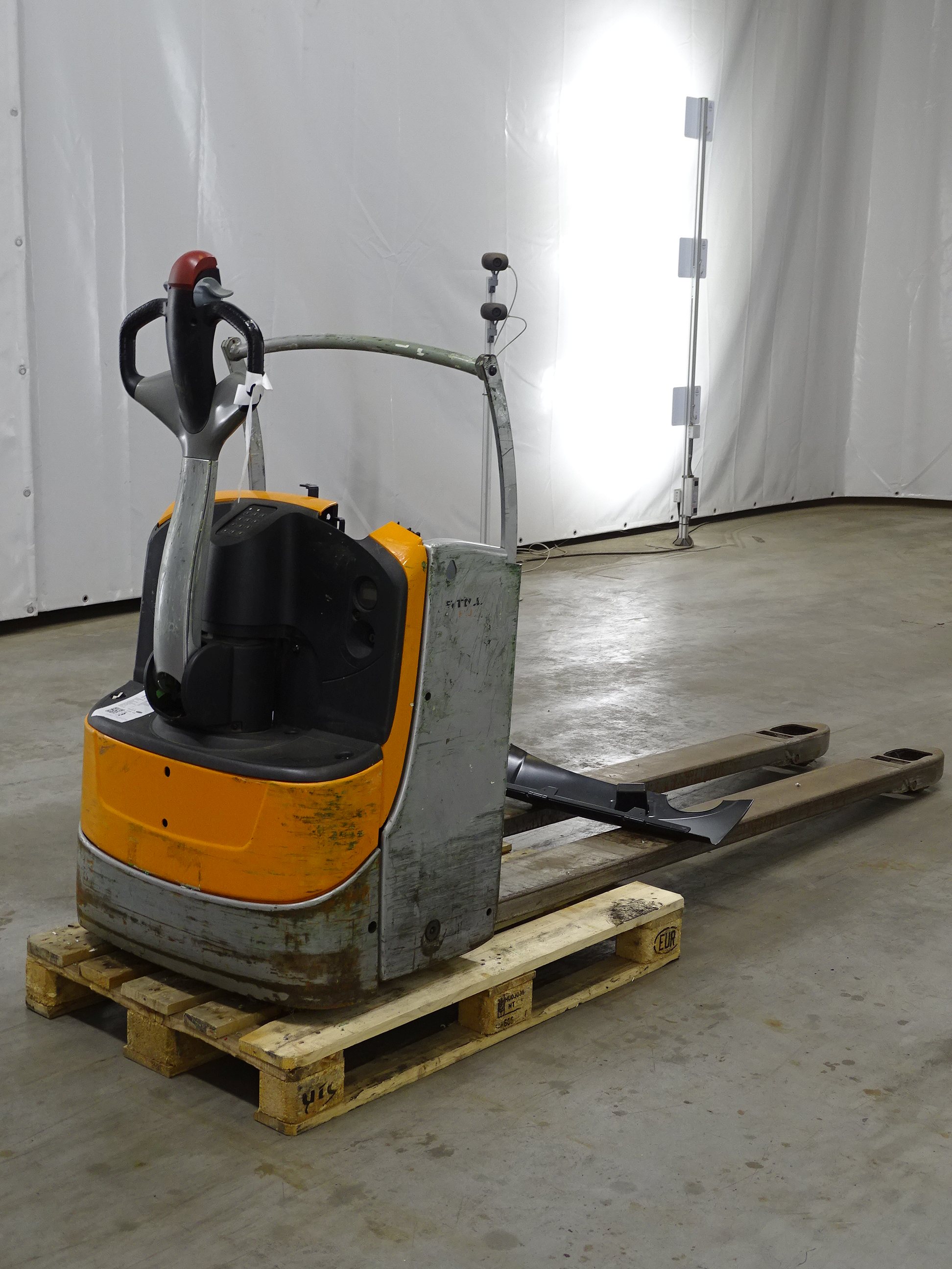 Still EXU20/2400MM Electric Pallet Truck www.blackforxx.com