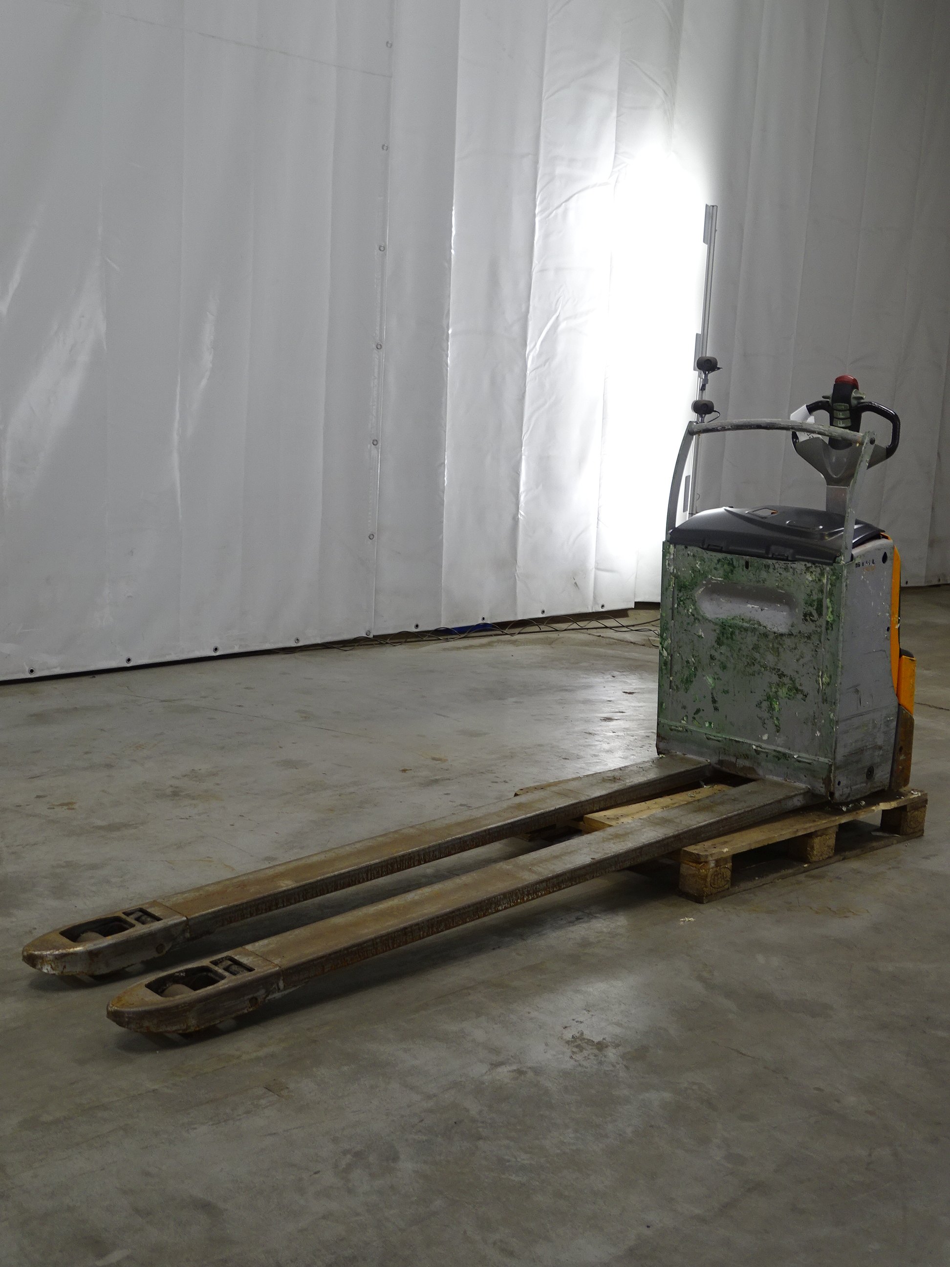 Still EXU20/2400MM Electric Pallet Truck www.blackforxx.com