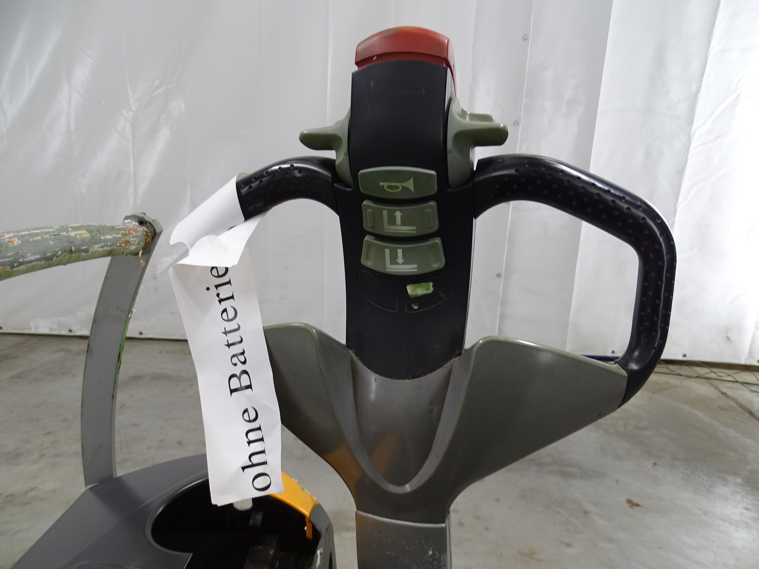 Still EXU20/2400MM Electric Pallet Truck www.blackforxx.com