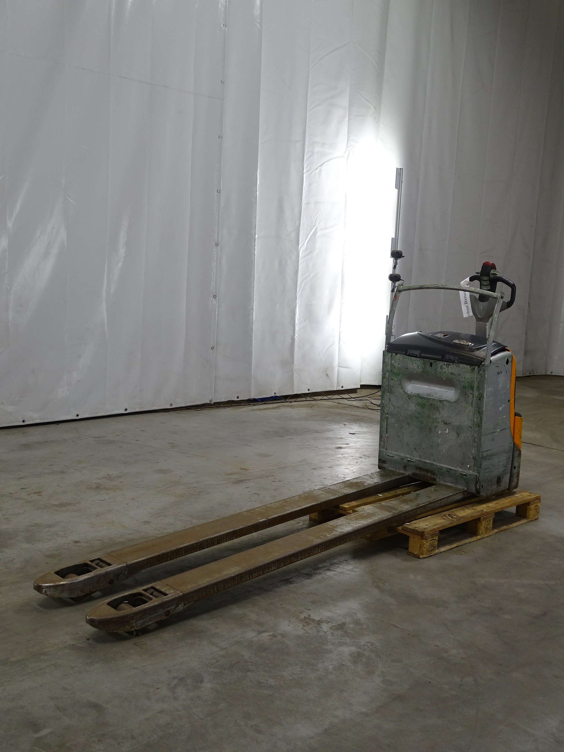 Still EXU20/2400MM Electric Pallet Truck www.blackforxx.com