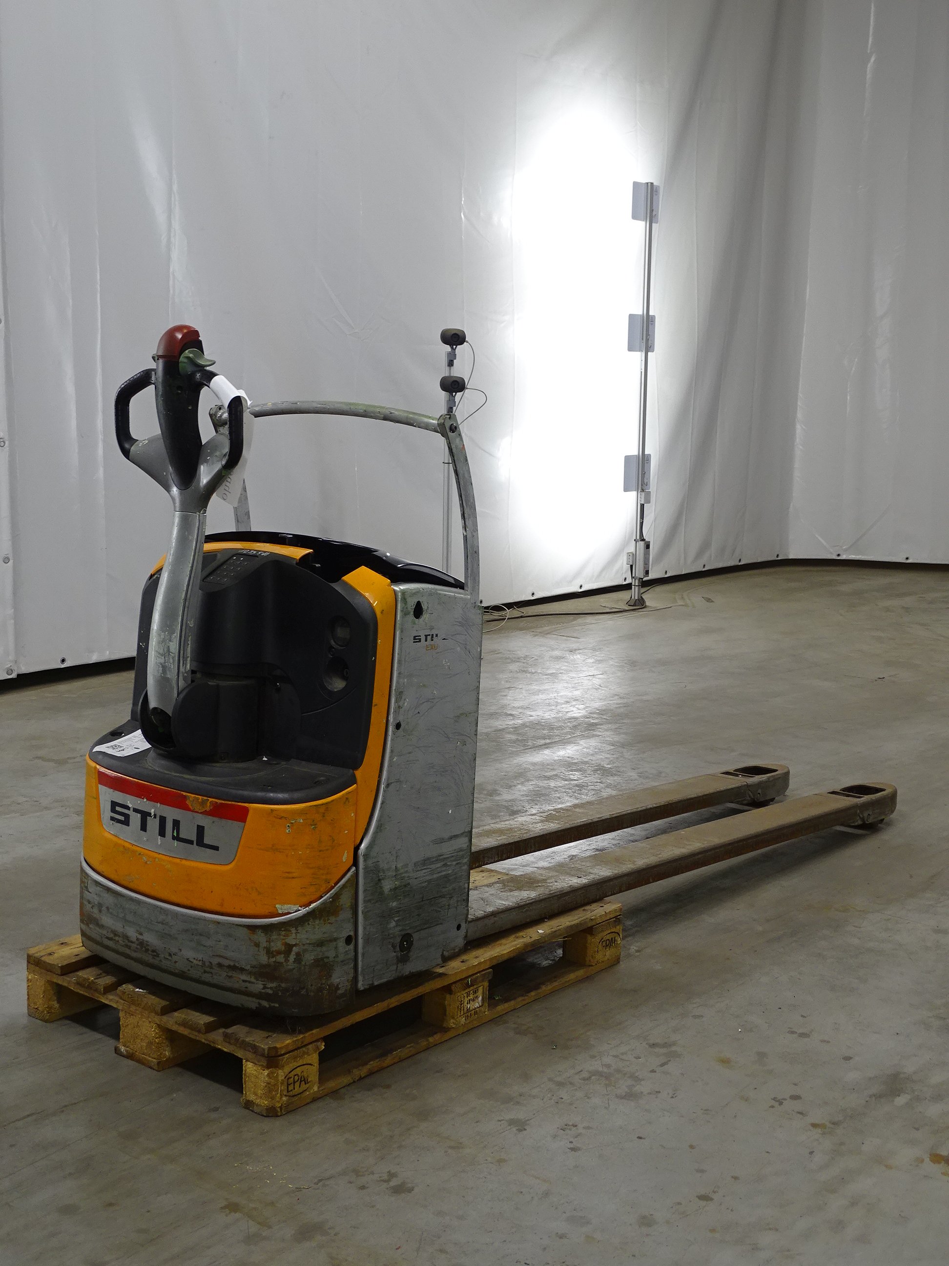 Still EXU20/2400MM Electric Pallet Truck www.blackforxx.com