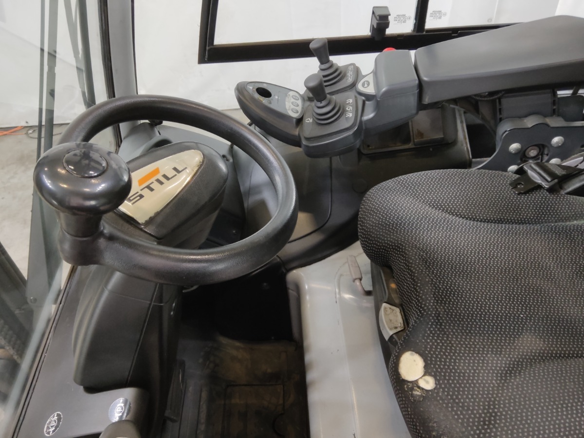 Still RX60-40/GETR�NKE Elektryczny 4-kolowy www.blackforxx.com