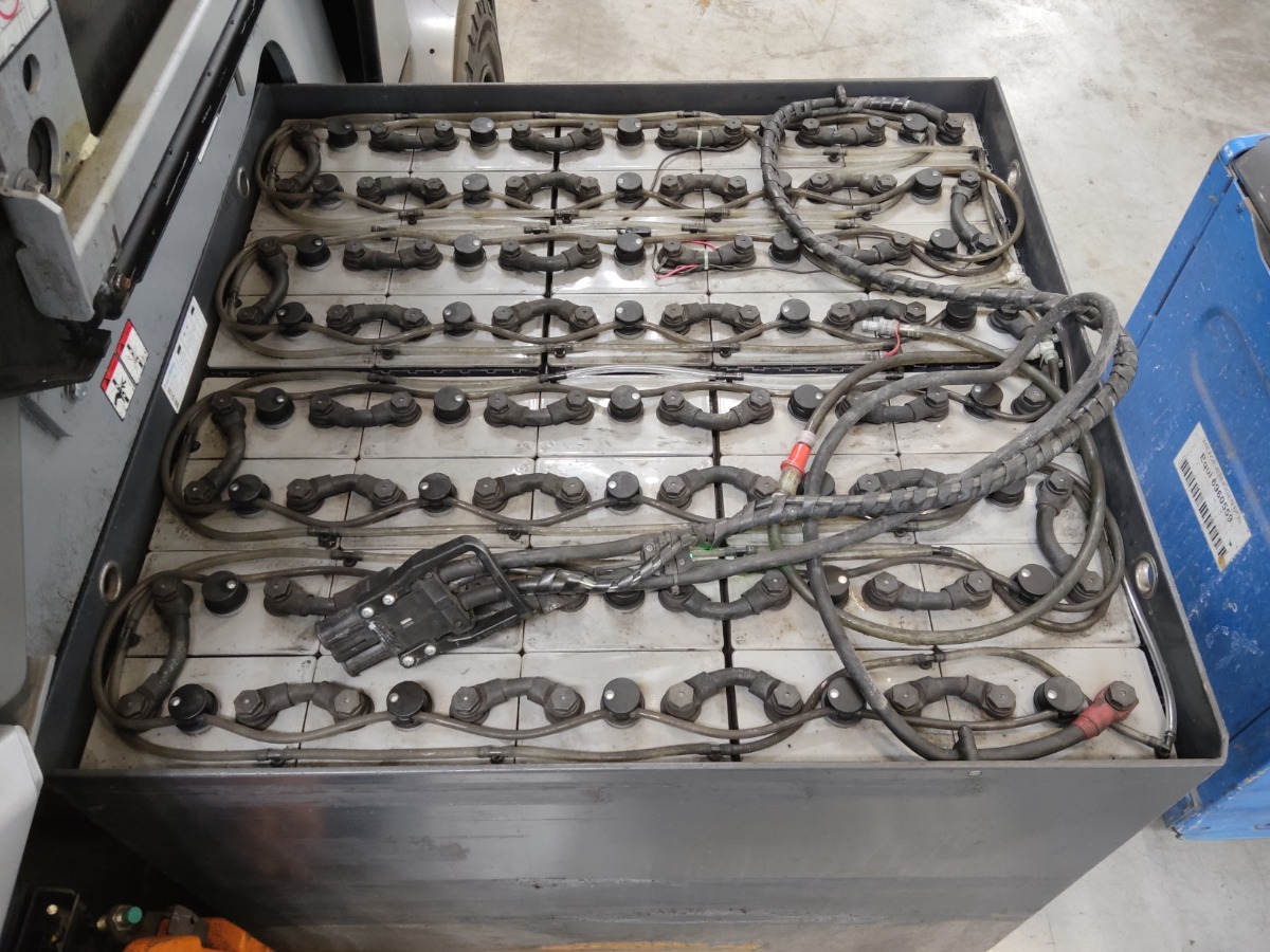 Still RX60-40/GETR�NKE Elektryczny 4-kolowy www.blackforxx.com