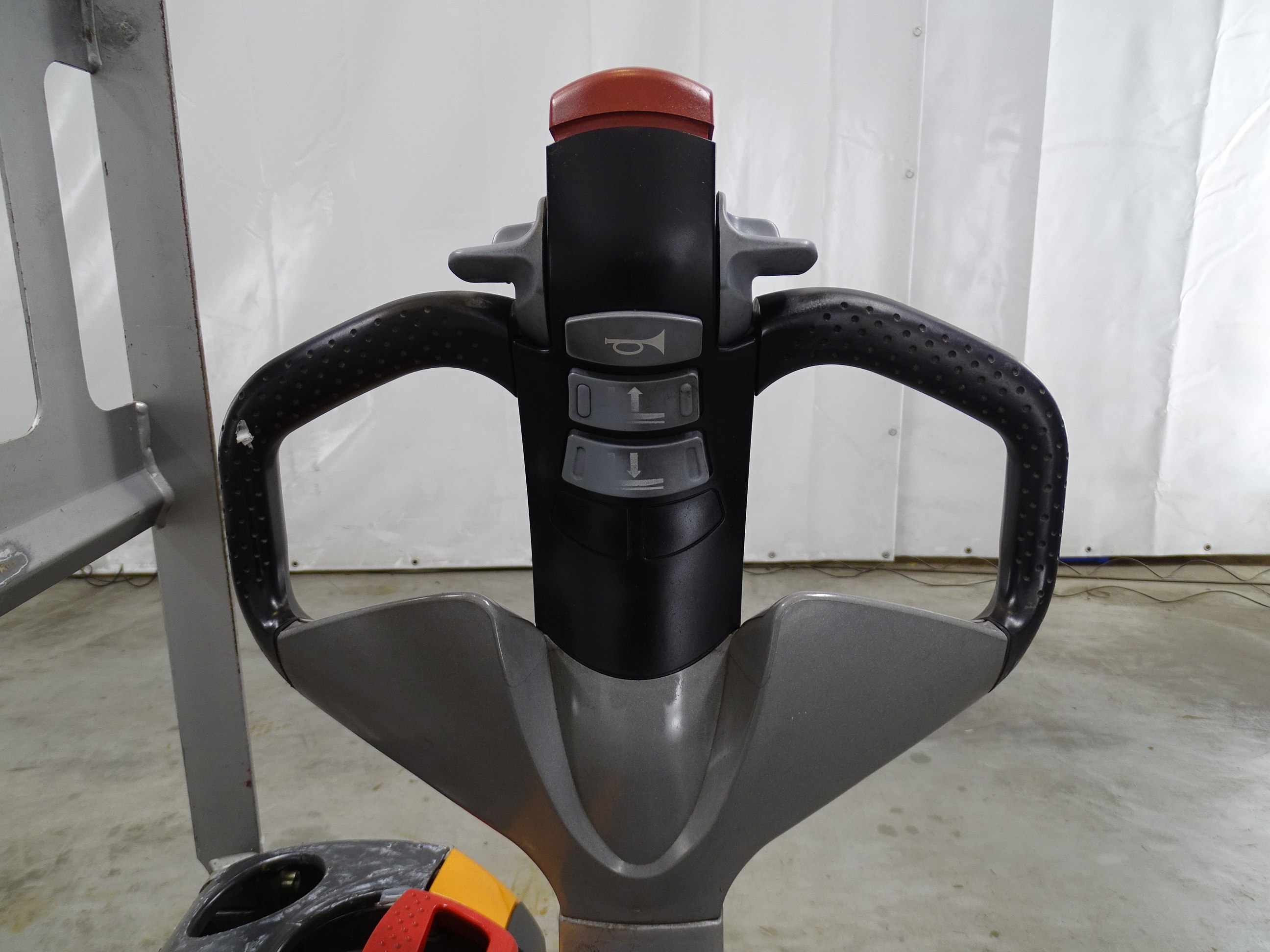 Still EXU16 Electric Pallet Truck www.blackforxx.com
