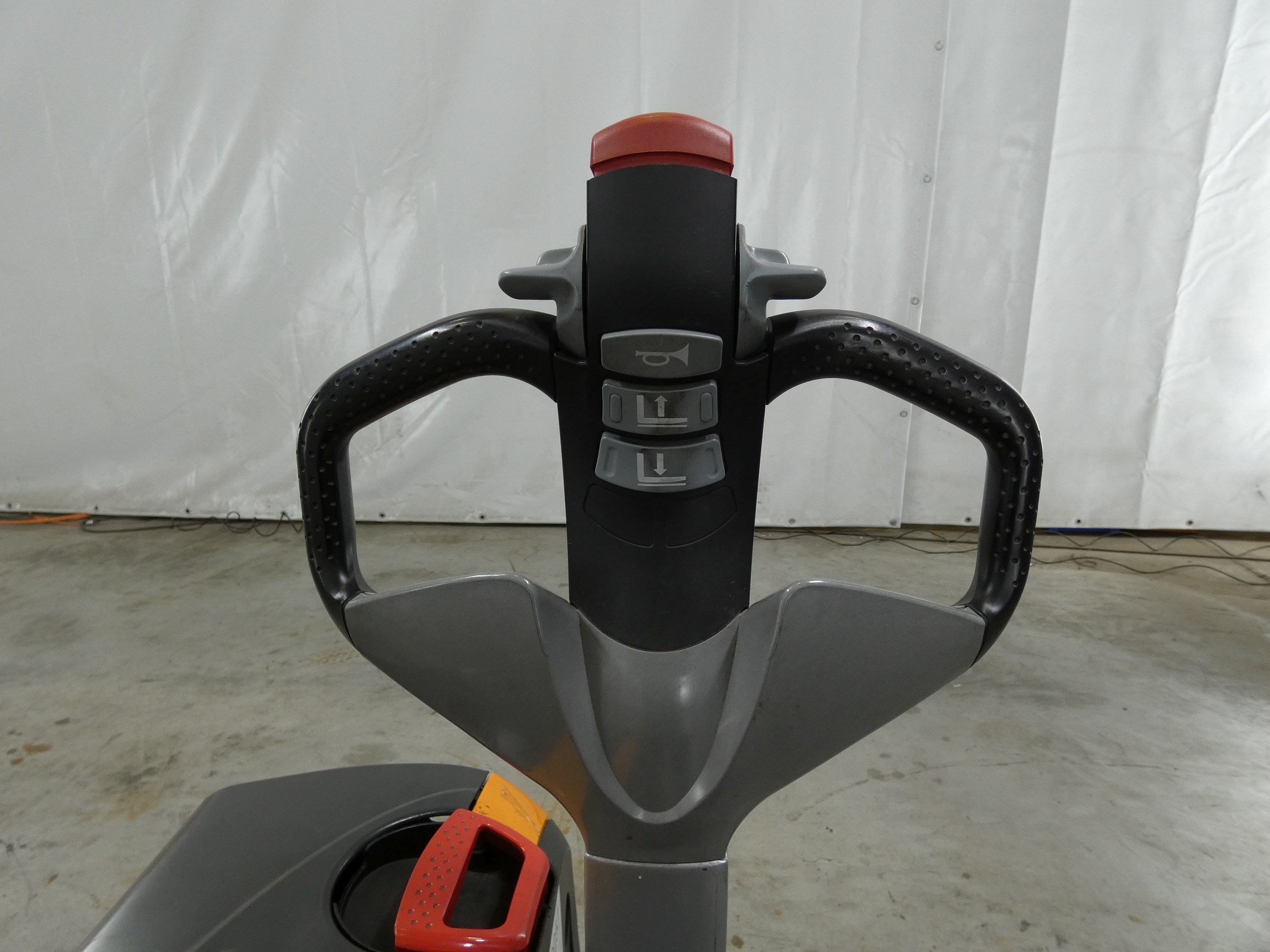 Still EXU16 Transpaleta  El�ctrica www.blackforxx.com