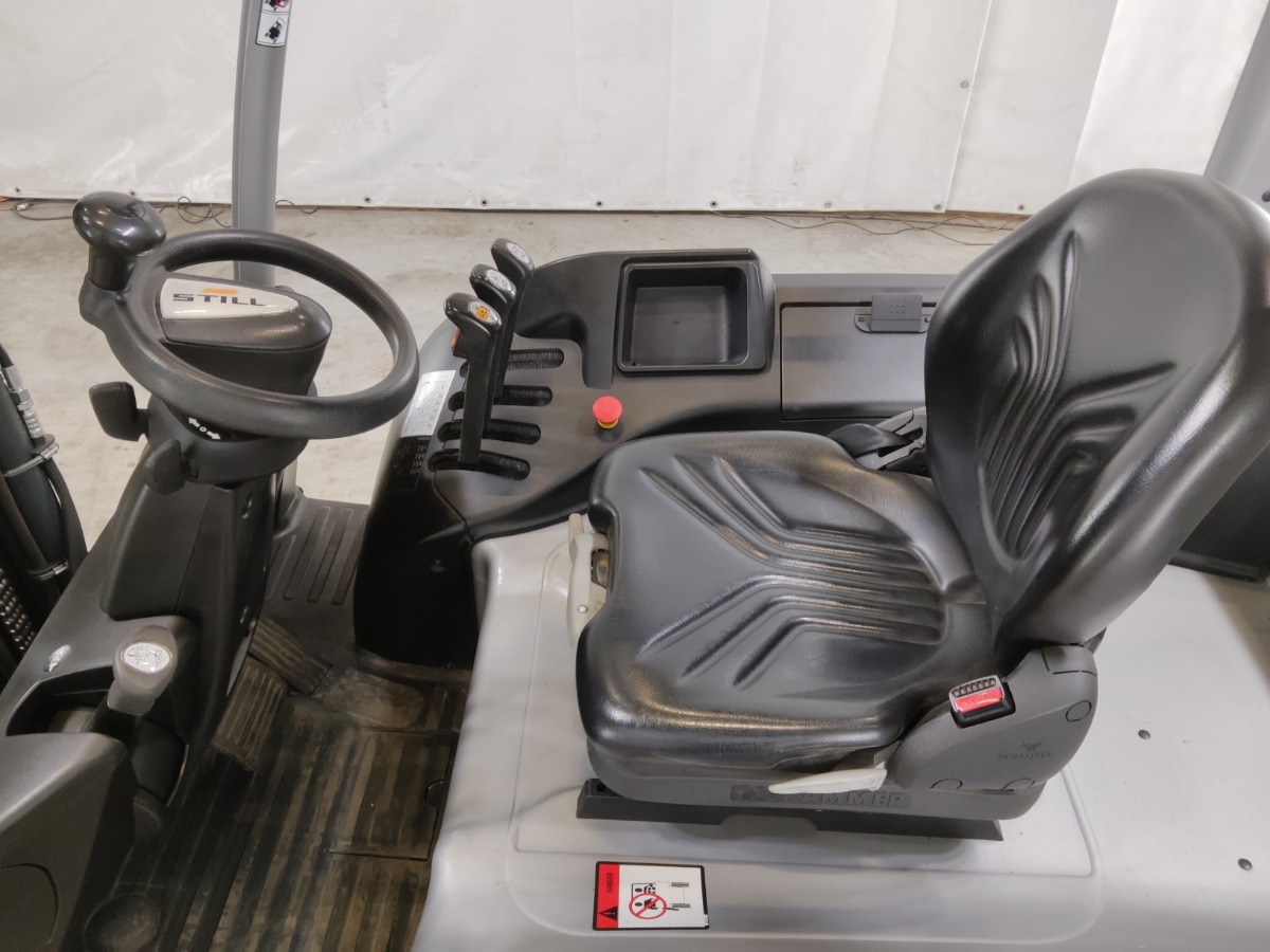 Still RX60-30 Elektro 4 Rad-Stapler www.blackforxx.com