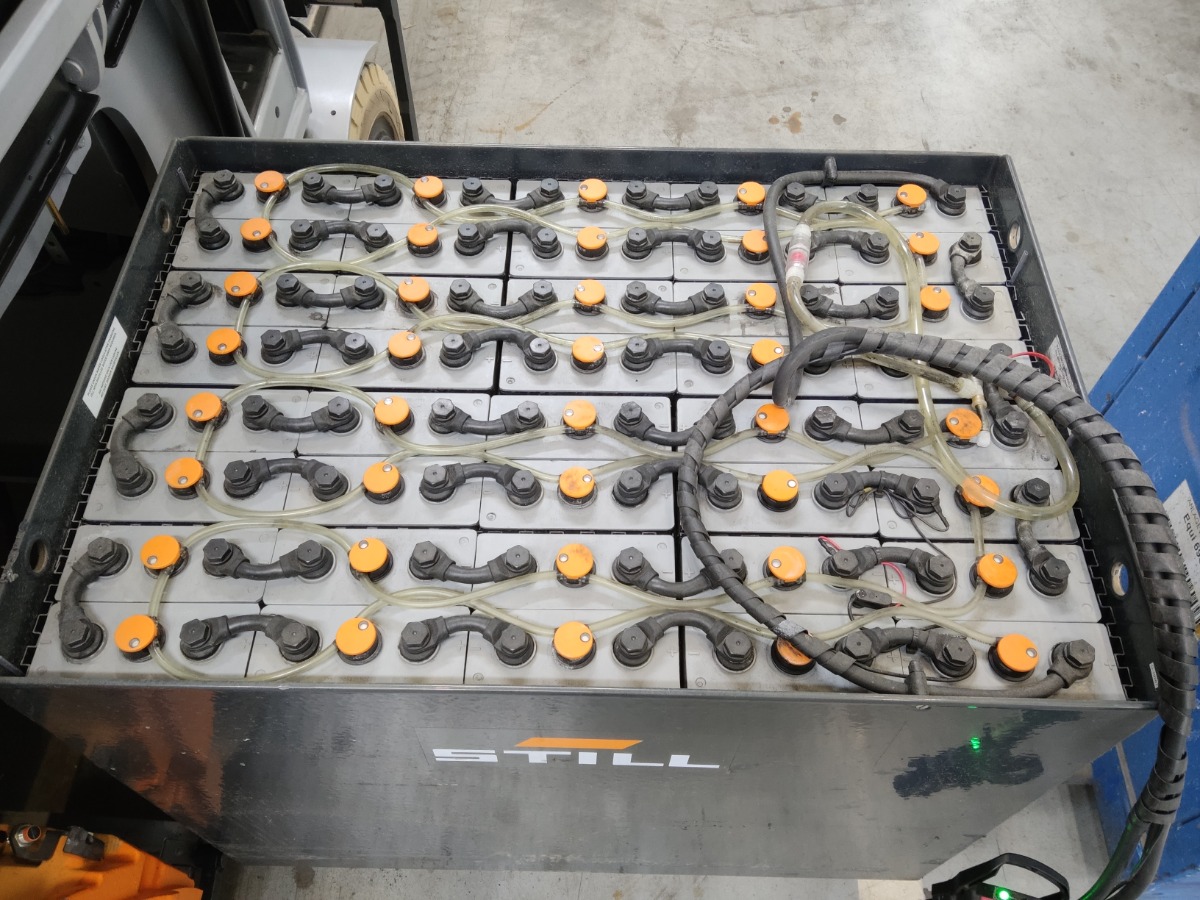 Still RX60-30 Elektro 4 Rad-Stapler www.blackforxx.com