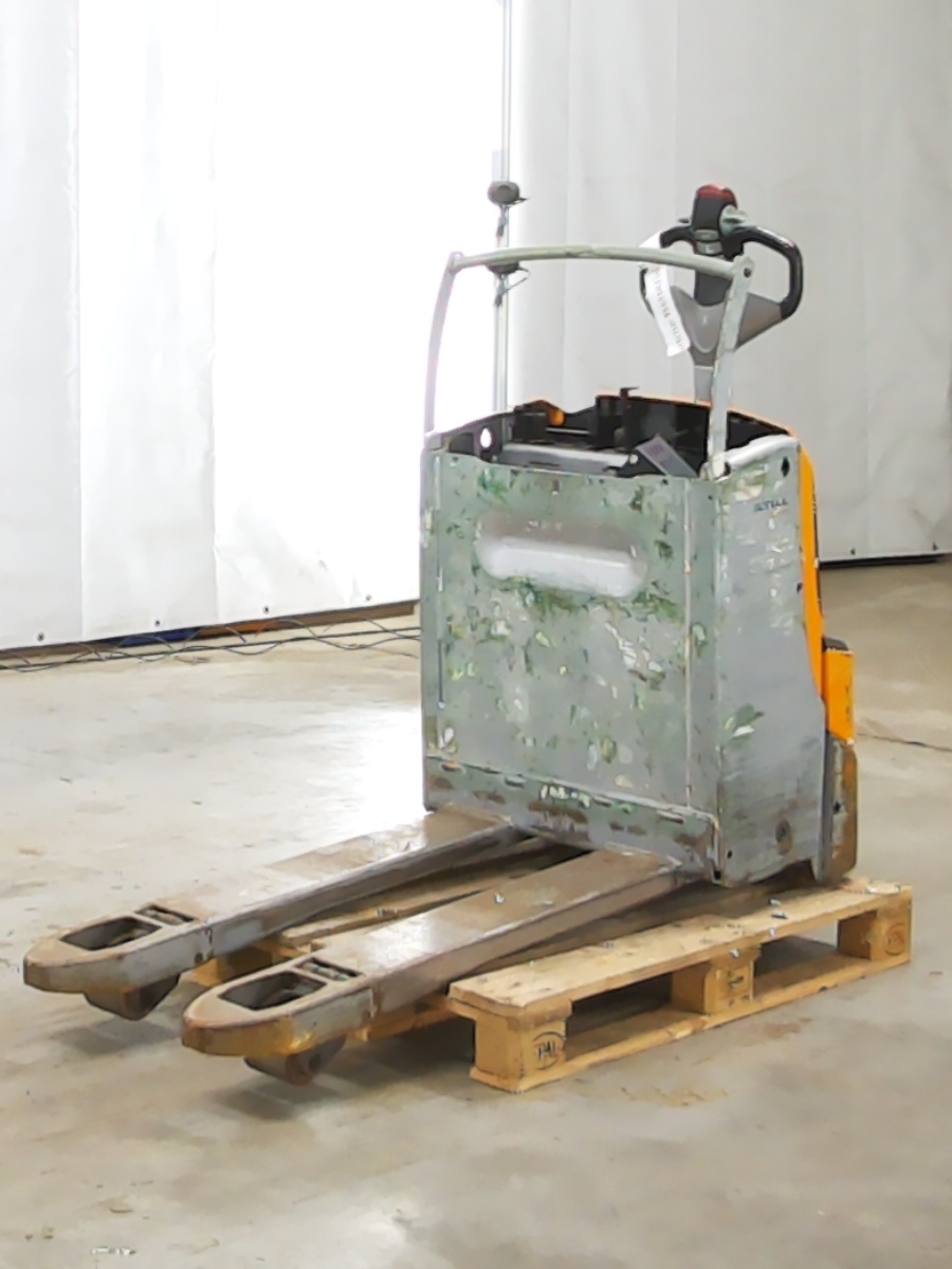 Still EXU20 Pallettruck www.blackforxx.com