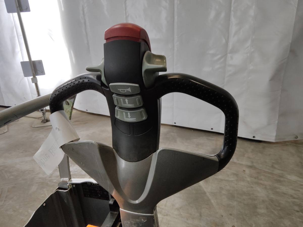 Still EXU20 Pallettruck www.blackforxx.com