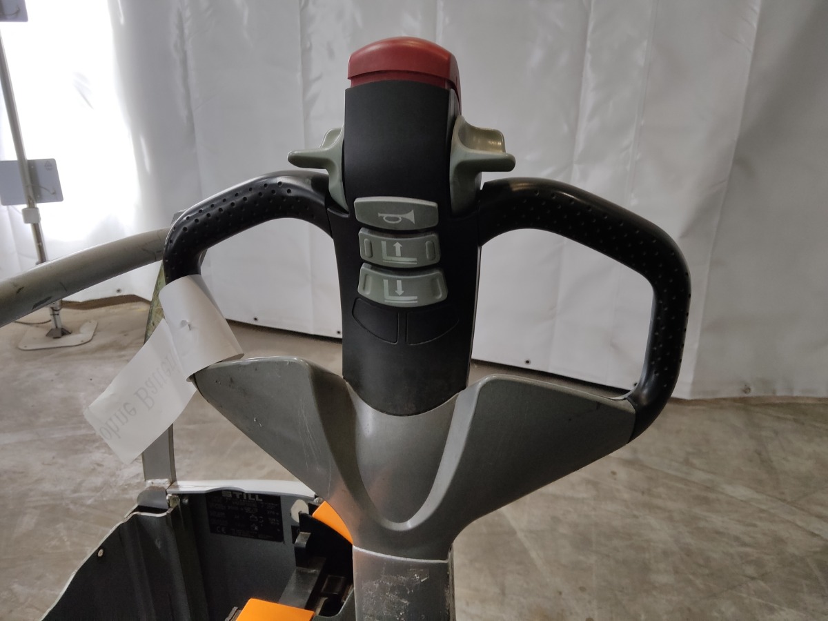 Still EXU20 Pallettruck www.blackforxx.com