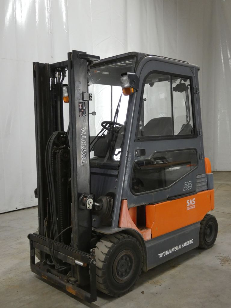 TOYOTA 7FBMF25 Elektro 4 Rad-Stapler www.blackforxx.com