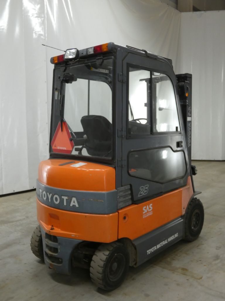 TOYOTA 7FBMF25 Elektro 4 Rad-Stapler www.blackforxx.com