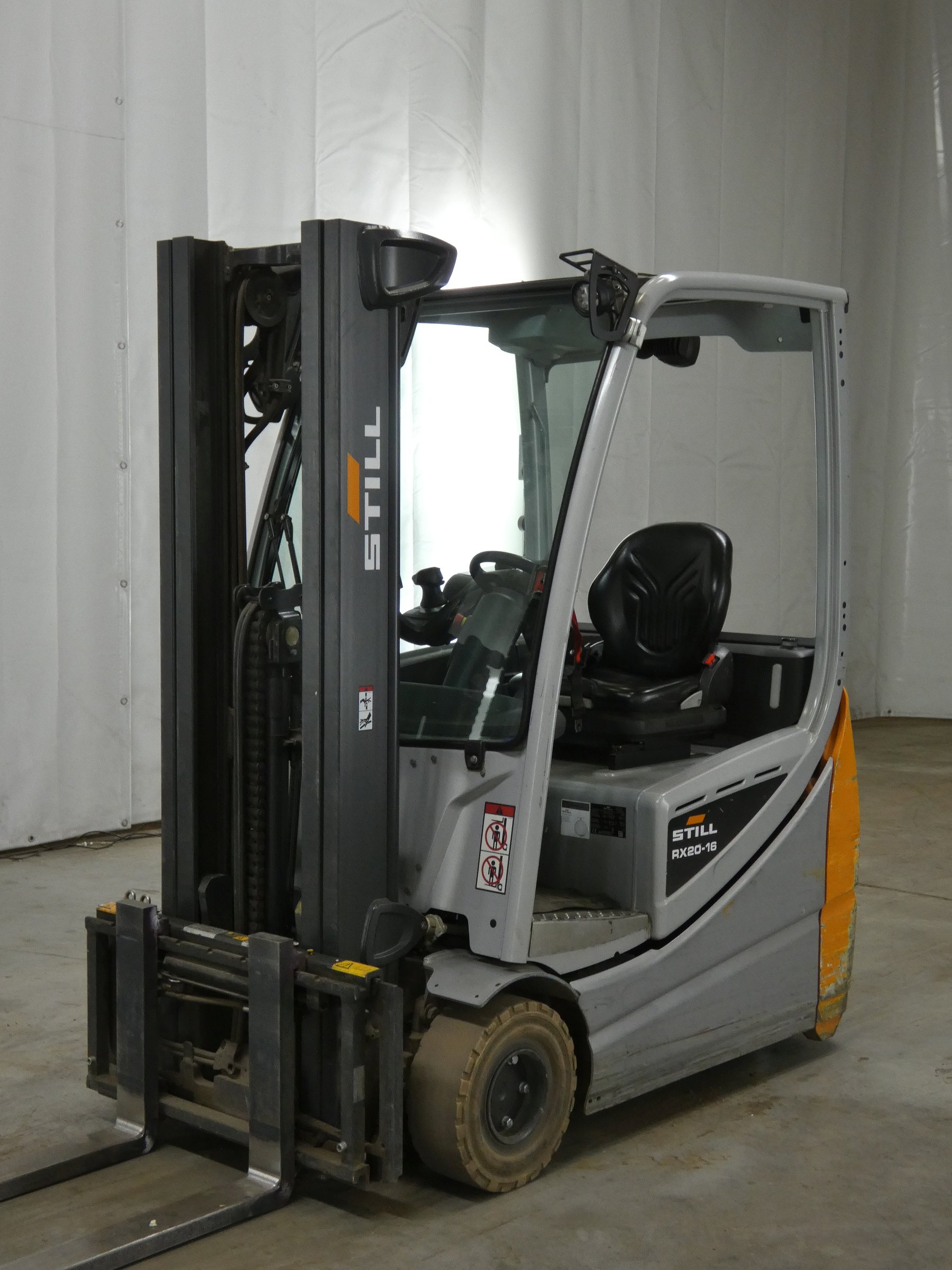 Still RX20-16 Elektro 3 Rad-Stapler www.blackforxx.com