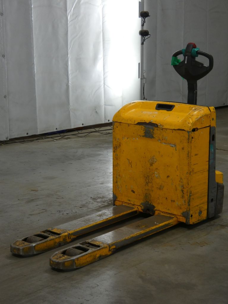 JUNGHEINRICH EJE116/LIION Transpallet elettrico www.blackforxx.com