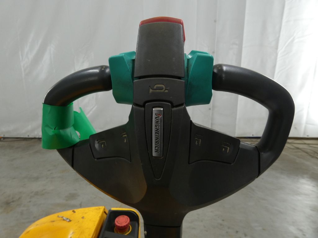 JUNGHEINRICH EJE116/LIION Transpallet elettrico www.blackforxx.com