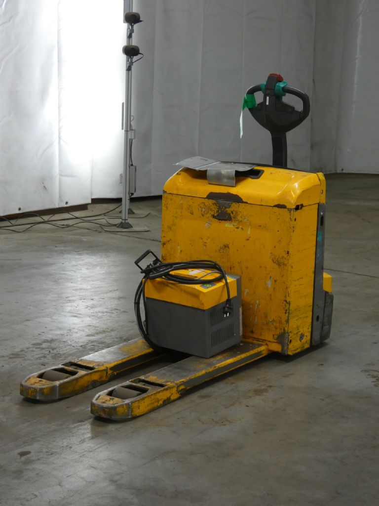 JUNGHEINRICH EJE116/LIION Transpallet elettrico www.blackforxx.com