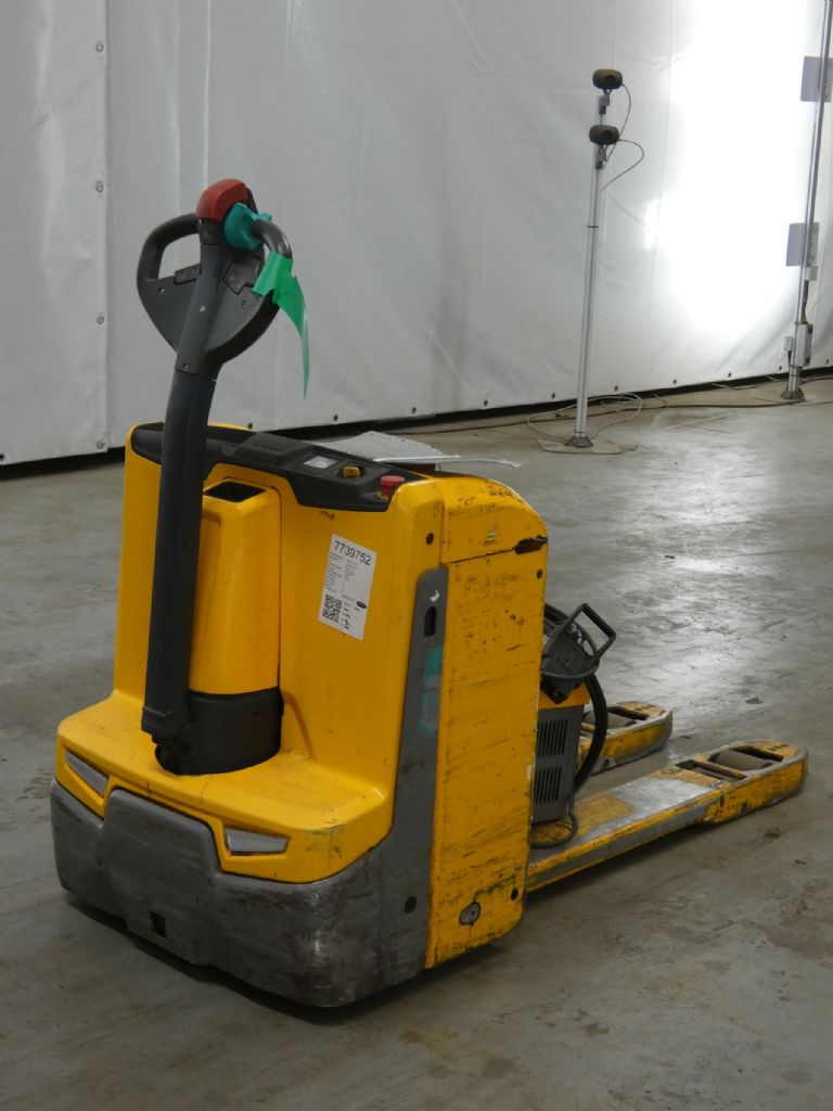 JUNGHEINRICH EJE116/LIION Transpallet elettrico www.blackforxx.com