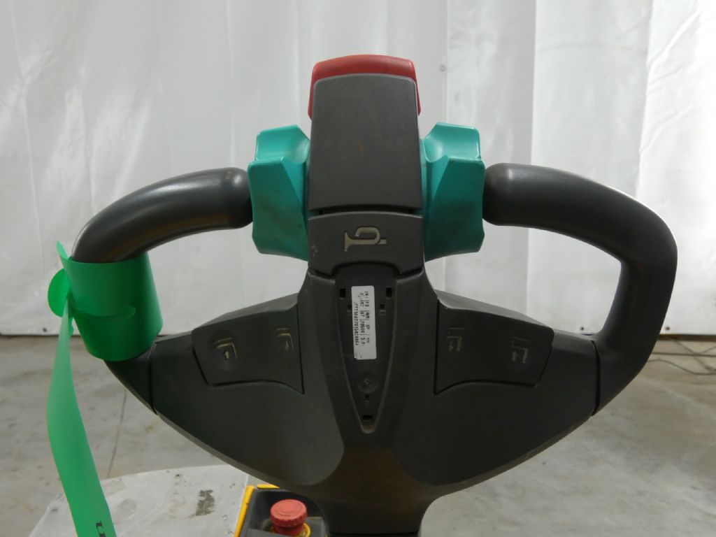 JUNGHEINRICH EJE116/LIION Transpallet elettrico www.blackforxx.com