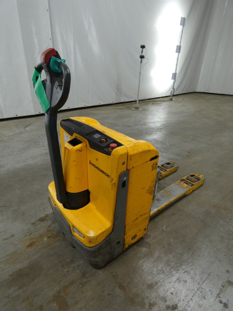 JUNGHEINRICH EJE116/LIION Transpallet elettrico www.blackforxx.com