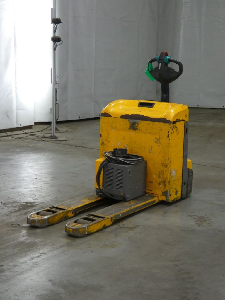 JUNGHEINRICH EJE116/LIION Transpallet elettrico www.blackforxx.com