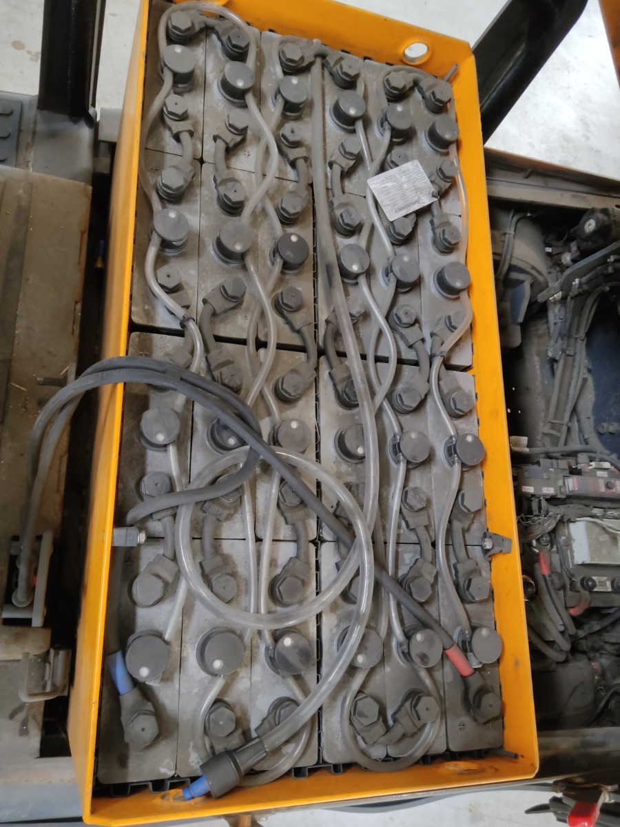 JUNGHEINRICH EZS570 Tow Tractor www.blackforxx.com