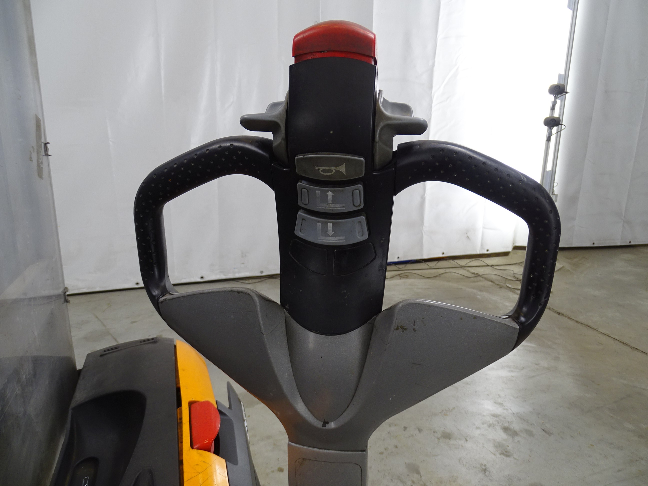 Still EXV12 Hochhubwagen www.blackforxx.com