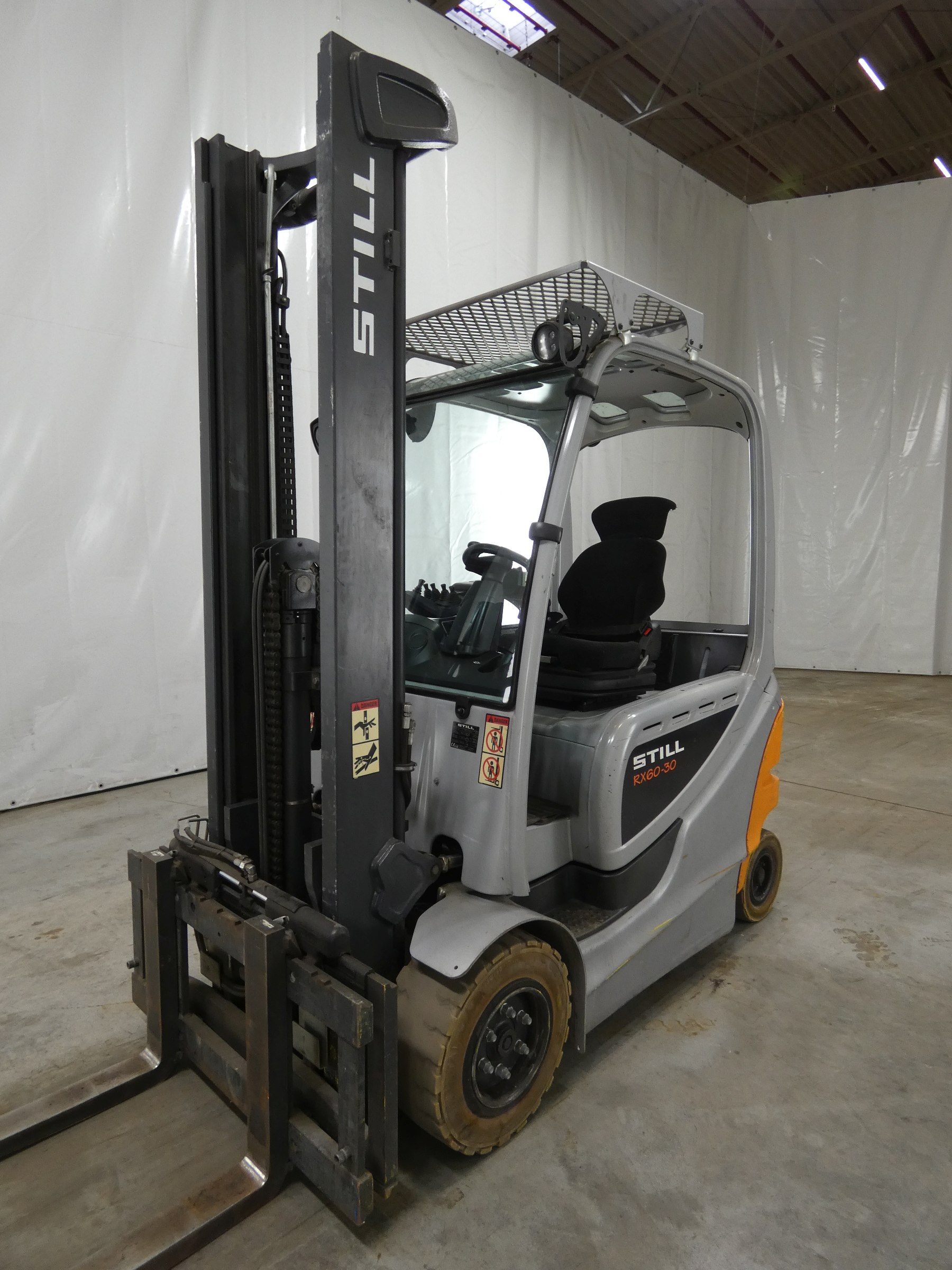 Still RX60-30 Elektro 4 Rad-Stapler www.blackforxx.com