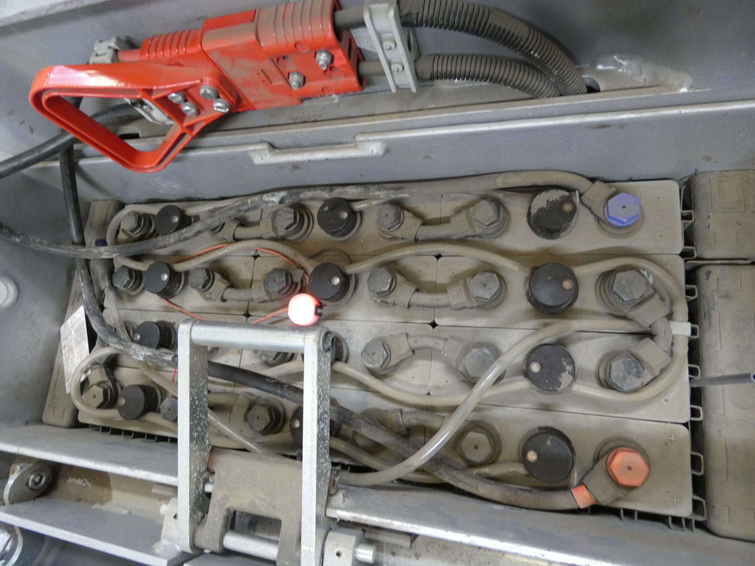 Still EXU-S24/240MM Transpaleta  El�ctrica www.blackforxx.com