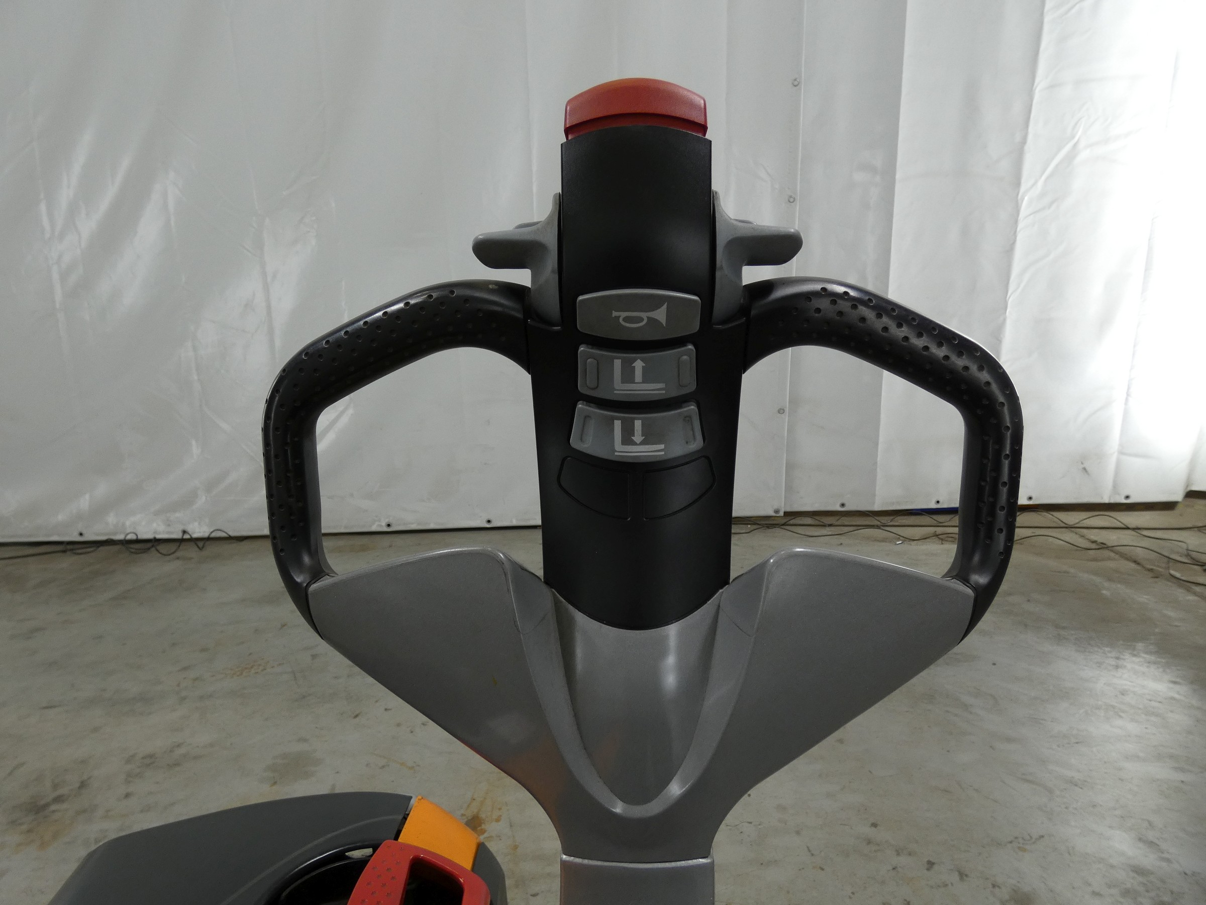 Still EXU-20 Transpaleta  El�ctrica www.blackforxx.com