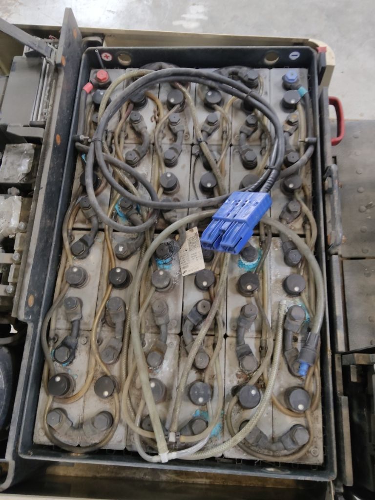 CROWN SC30160PT2 Electric 3-wheel forklift www.blackforxx.com